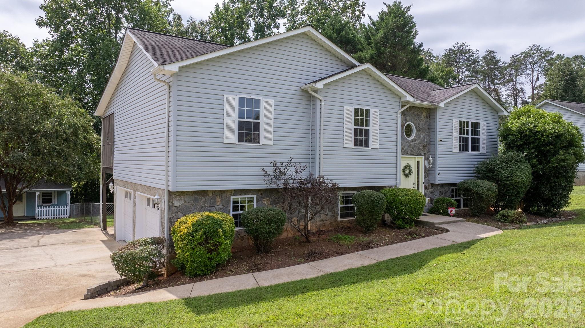 Samanthas Wls, Newton, NC 28658