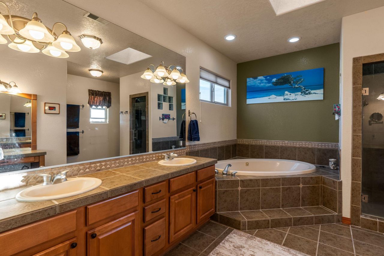 Albuquerque, New Mexico, 87114, United States, 3 Bedrooms Bedrooms, ,3 BathroomsBathrooms,Residential,For Sale,1996892