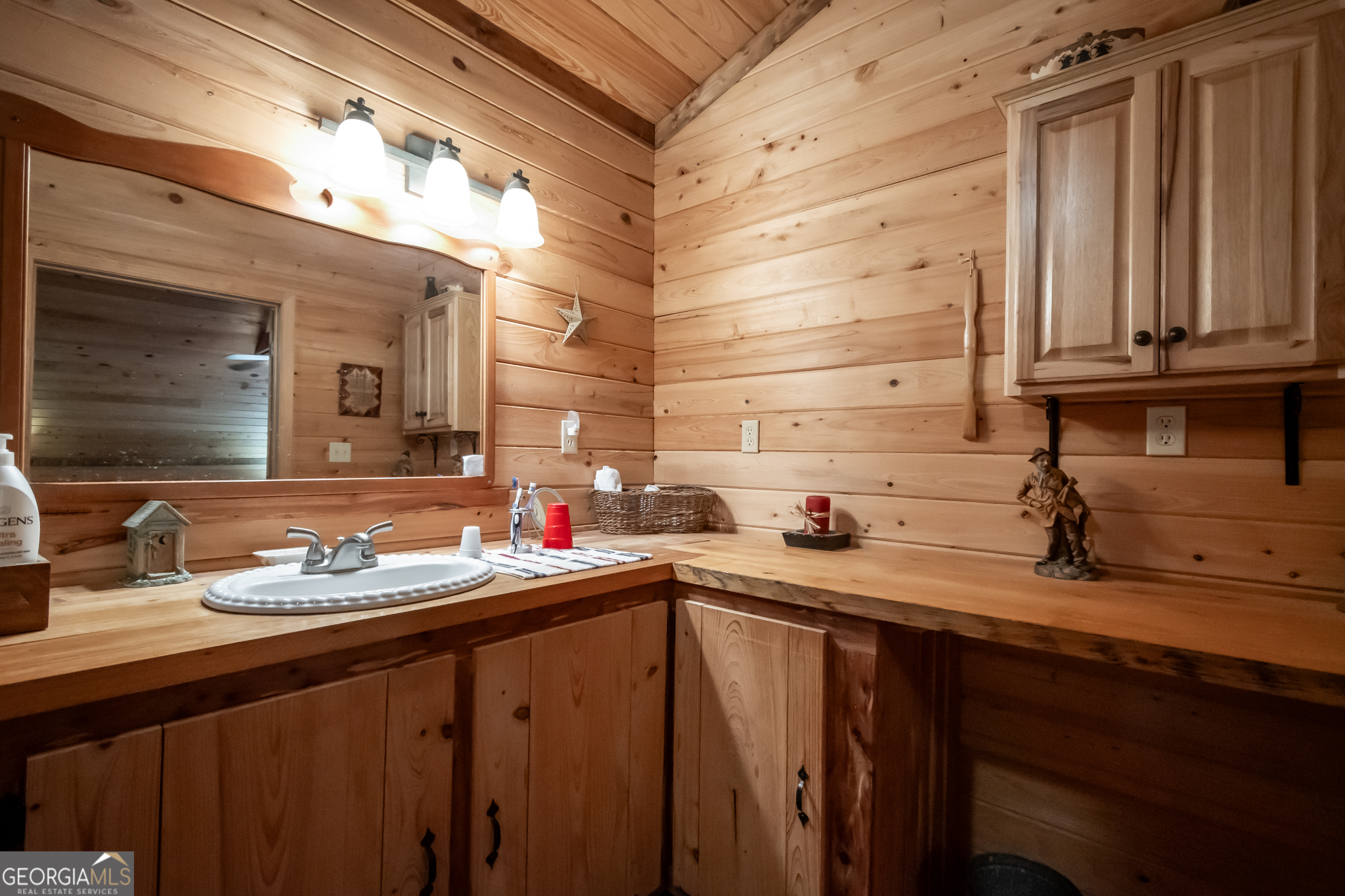 Elberton, Georgia, 30635, United States, 3 Bedrooms Bedrooms, ,3 BathroomsBathrooms,Residential,For Sale,1907088