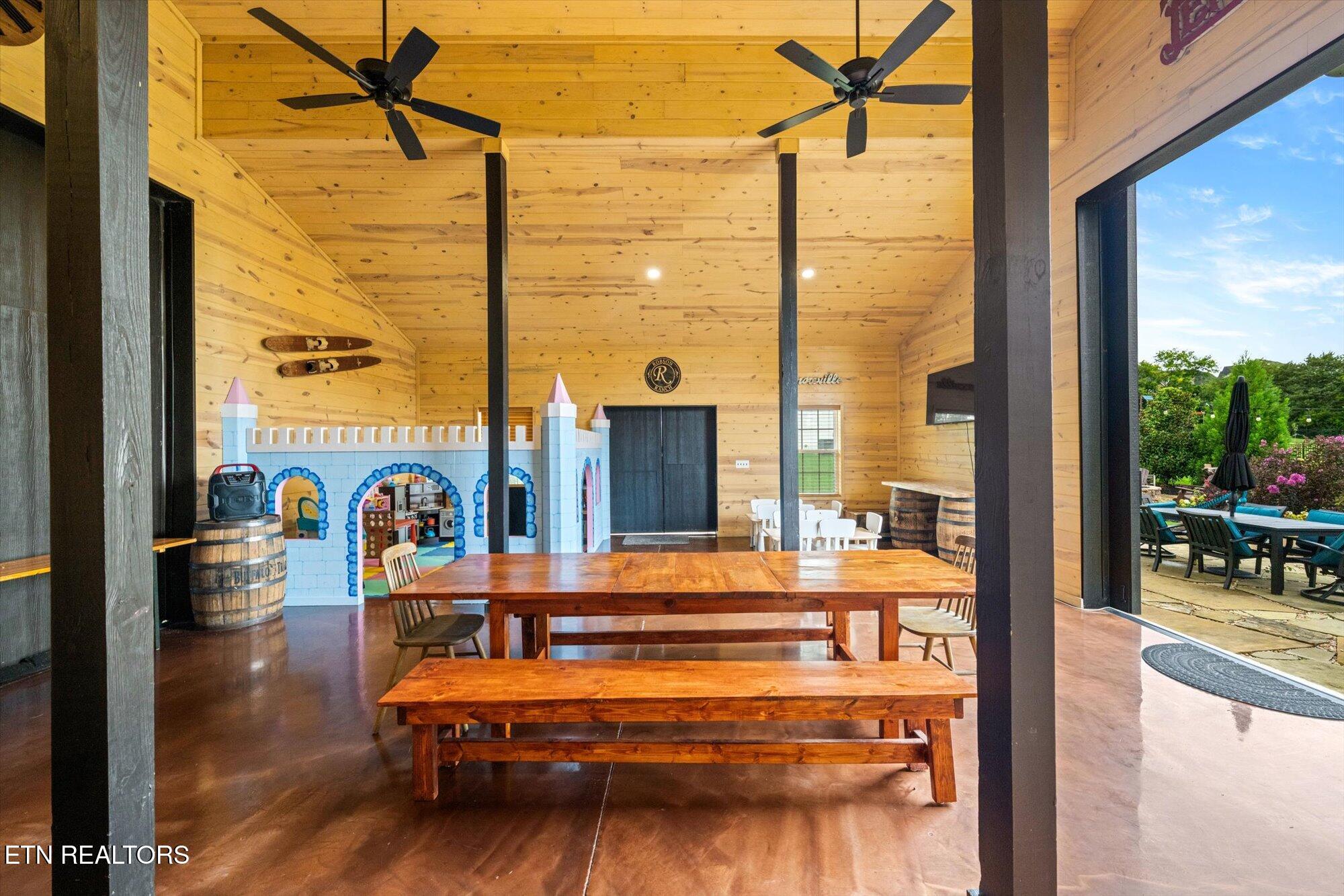 Knoxville, Tennessee, 37934, United States, 5 Bedrooms Bedrooms, ,4 BathroomsBathrooms,Residential,For Sale,1914277