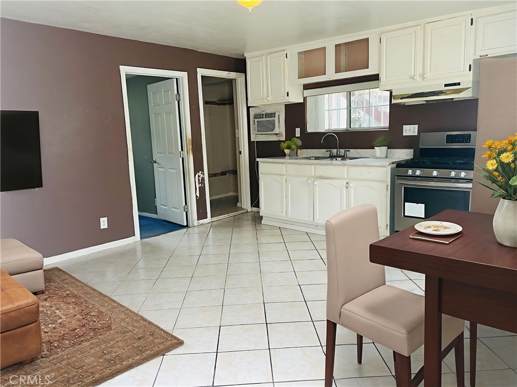 Los Angeles, California, 90033, United States, 4 Bedrooms Bedrooms, ,2 BathroomsBathrooms,Residential,For Sale,1938411