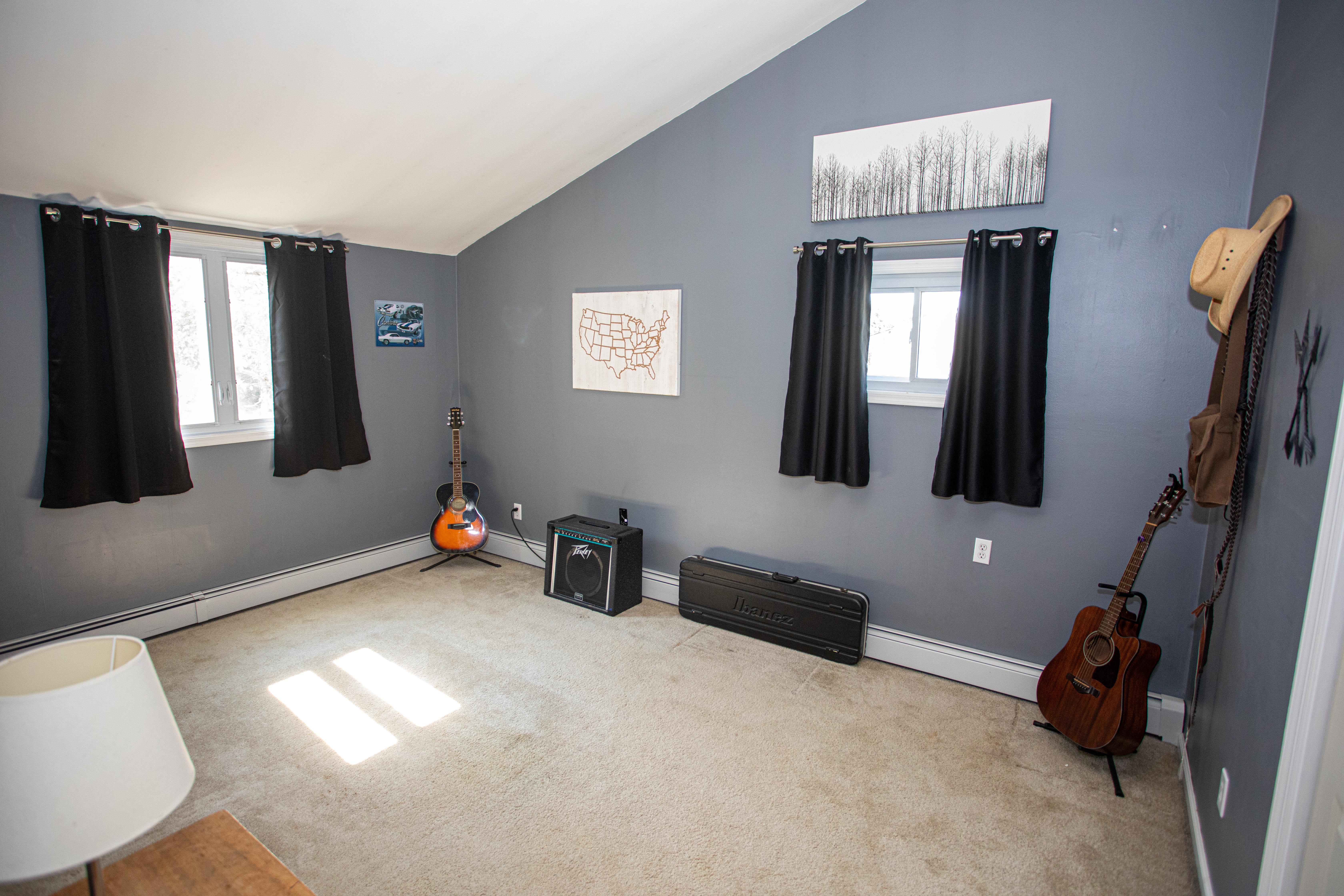 Parlin, New Jersey, 08859, United States, 3 Bedrooms Bedrooms, ,2 BathroomsBathrooms,Residential,For Sale,1915200