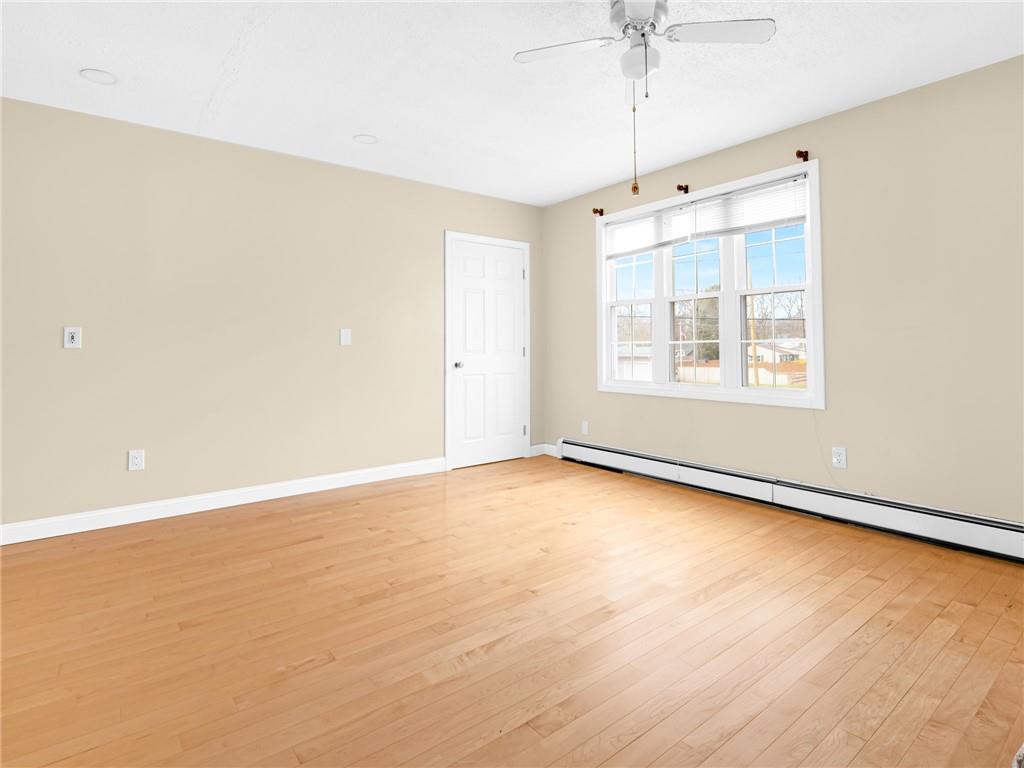 Warwick, Rhode Island, 02889, United States, 3 Bedrooms Bedrooms, ,3 BathroomsBathrooms,Residential,For Sale,2030234