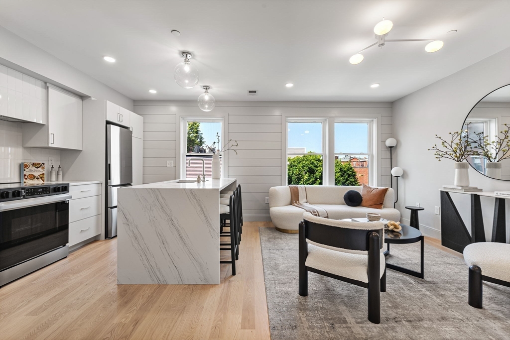 Boston, Massachusetts, 02128, United States, 1 Bedroom Bedrooms, ,2 BathroomsBathrooms,Residential,For Sale,1974152