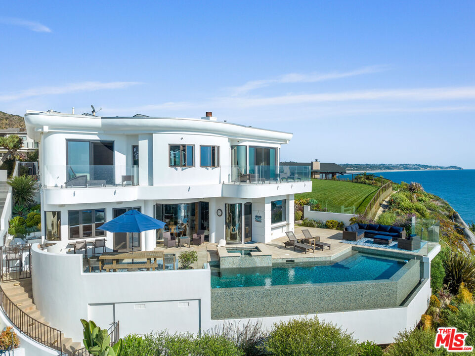 Malibu, California, 90265, United States, 3 Bedrooms Bedrooms, ,4 BathroomsBathrooms,Residential,For Sale,1855948