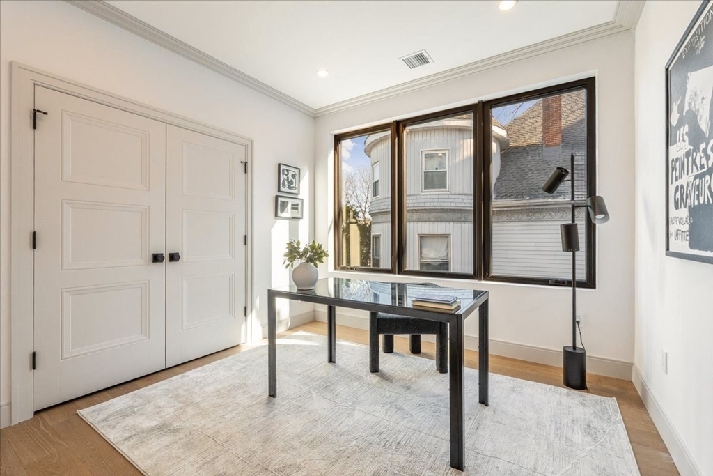 Brookline, Massachusetts, 02445, United States, 4 Bedrooms Bedrooms, ,4 BathroomsBathrooms,Residential,For Sale,1934696