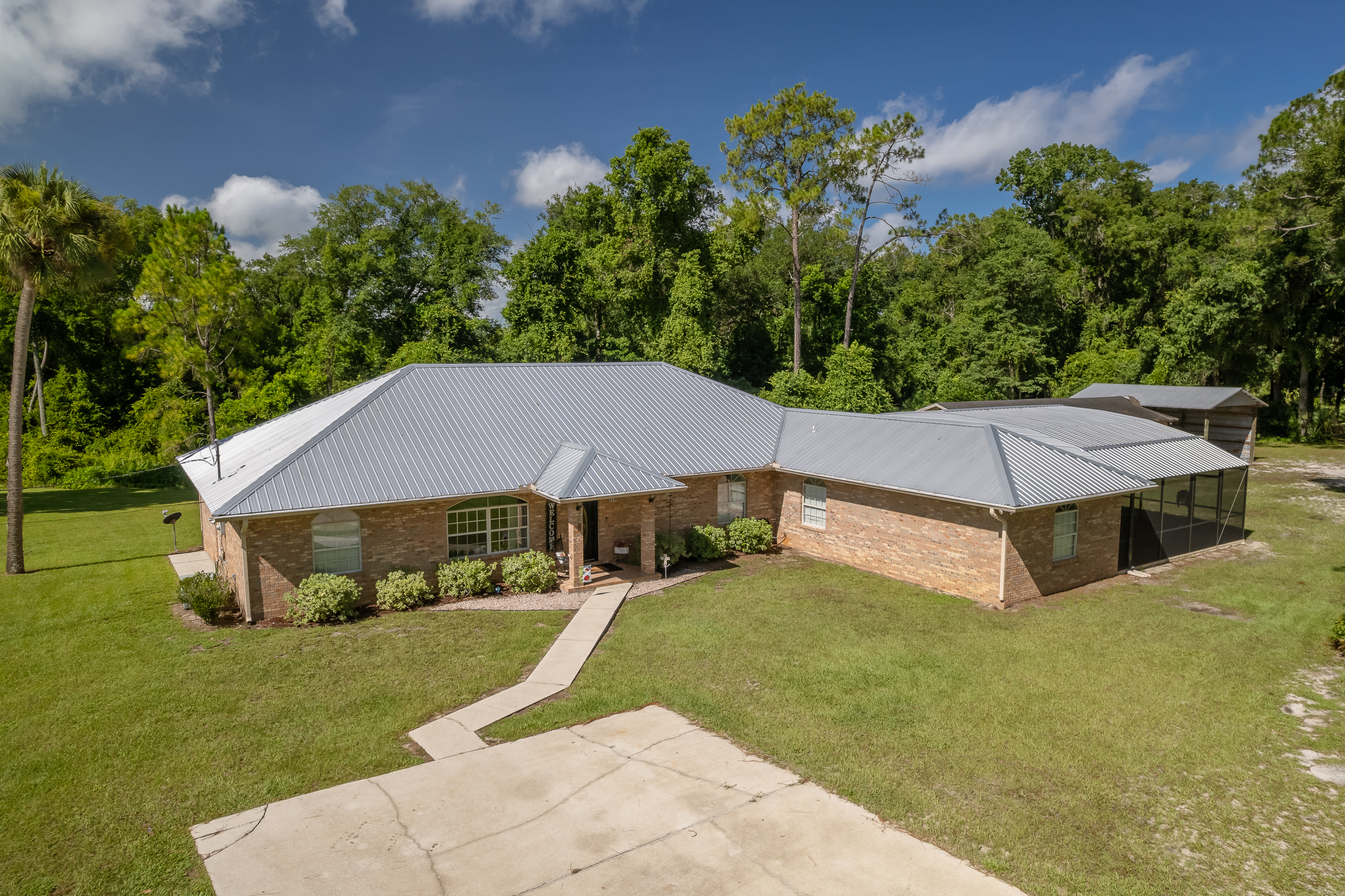 Hawthorne, Florida, 32640, United States, 5 Bedrooms Bedrooms, ,2 BathroomsBathrooms,Residential,For Sale,1903674