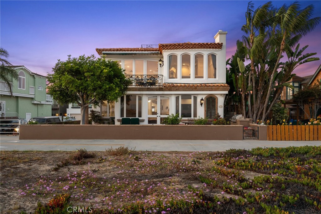 Newport Beach, California, 92661, United States, 4 Bedrooms Bedrooms, ,5 BathroomsBathrooms,Residential,For Sale,1875430