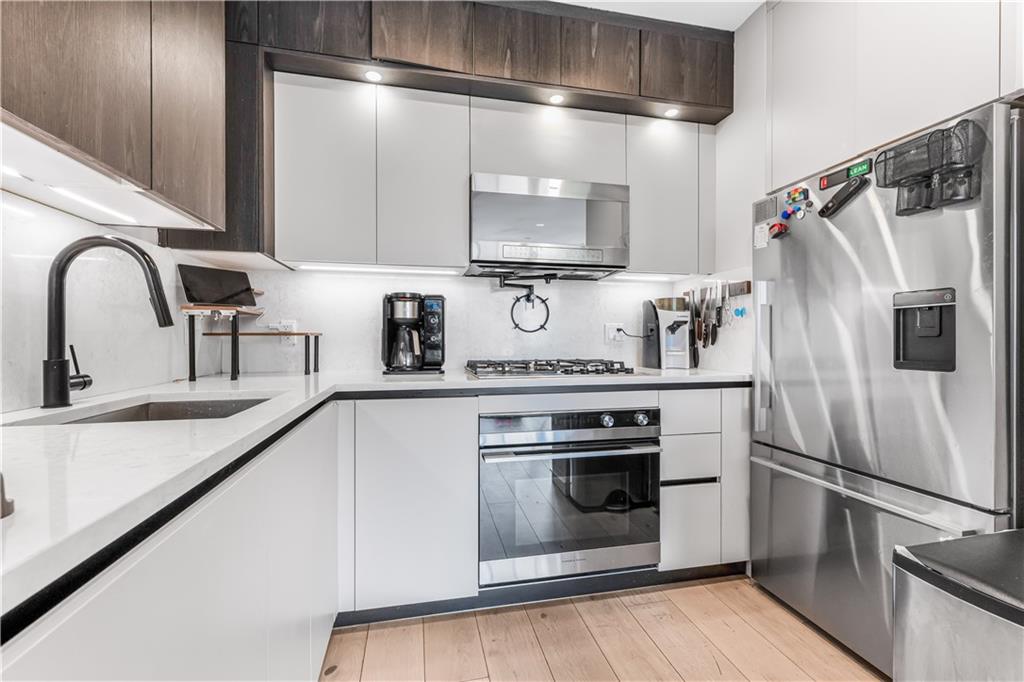 Brooklyn, New York, 11216, United States, 2 Bedrooms Bedrooms, ,2 BathroomsBathrooms,Residential,For Sale,1885405