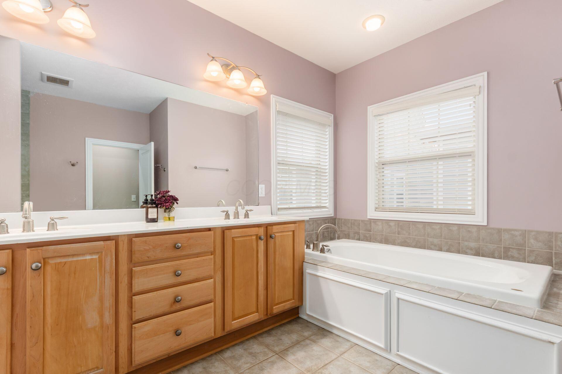 Dublin, Ohio, 43017, United States, 3 Bedrooms Bedrooms, ,3 BathroomsBathrooms,Residential,For Sale,1993480