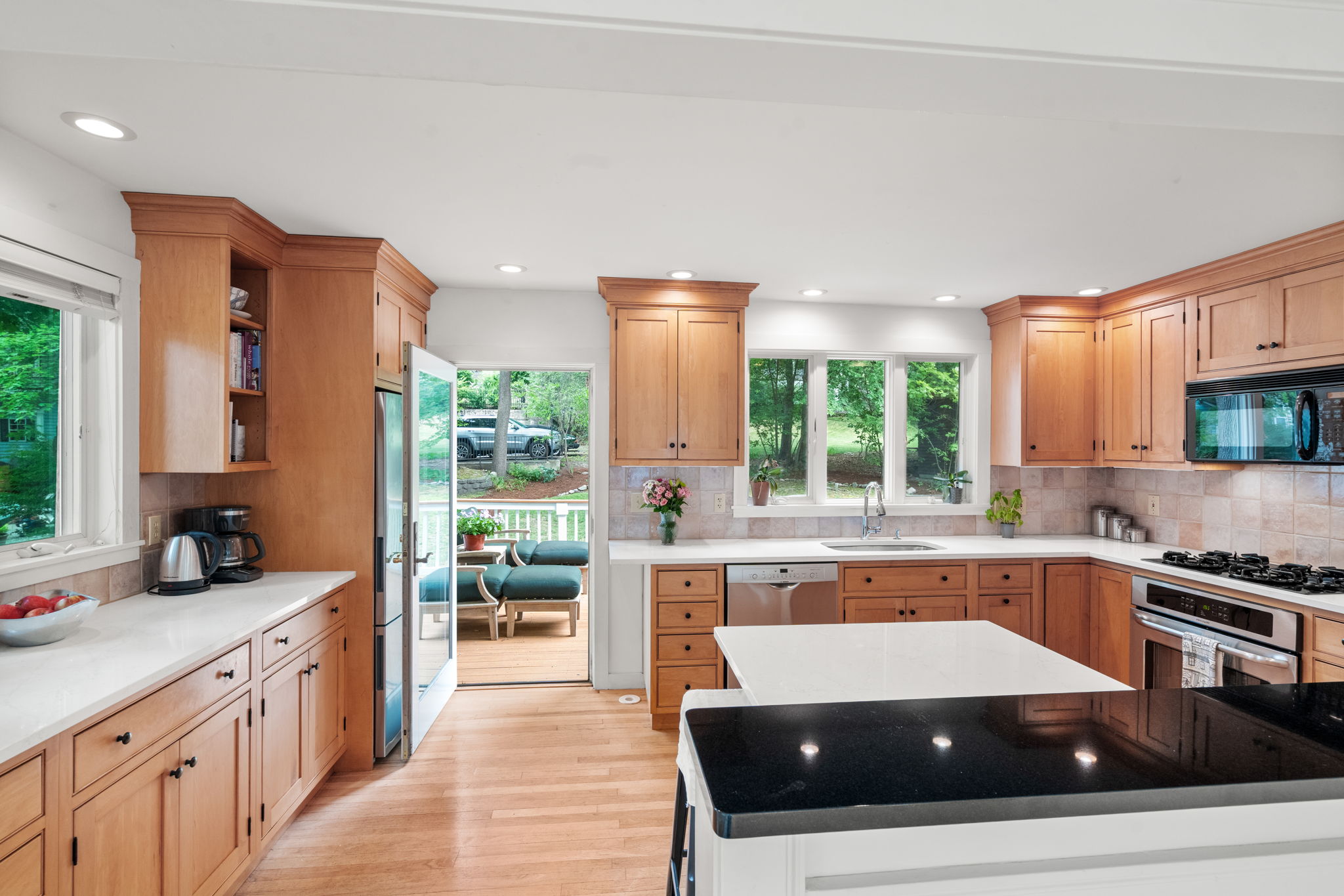  16 Lewis Street, Newton, MA, 02458 - 物件實景