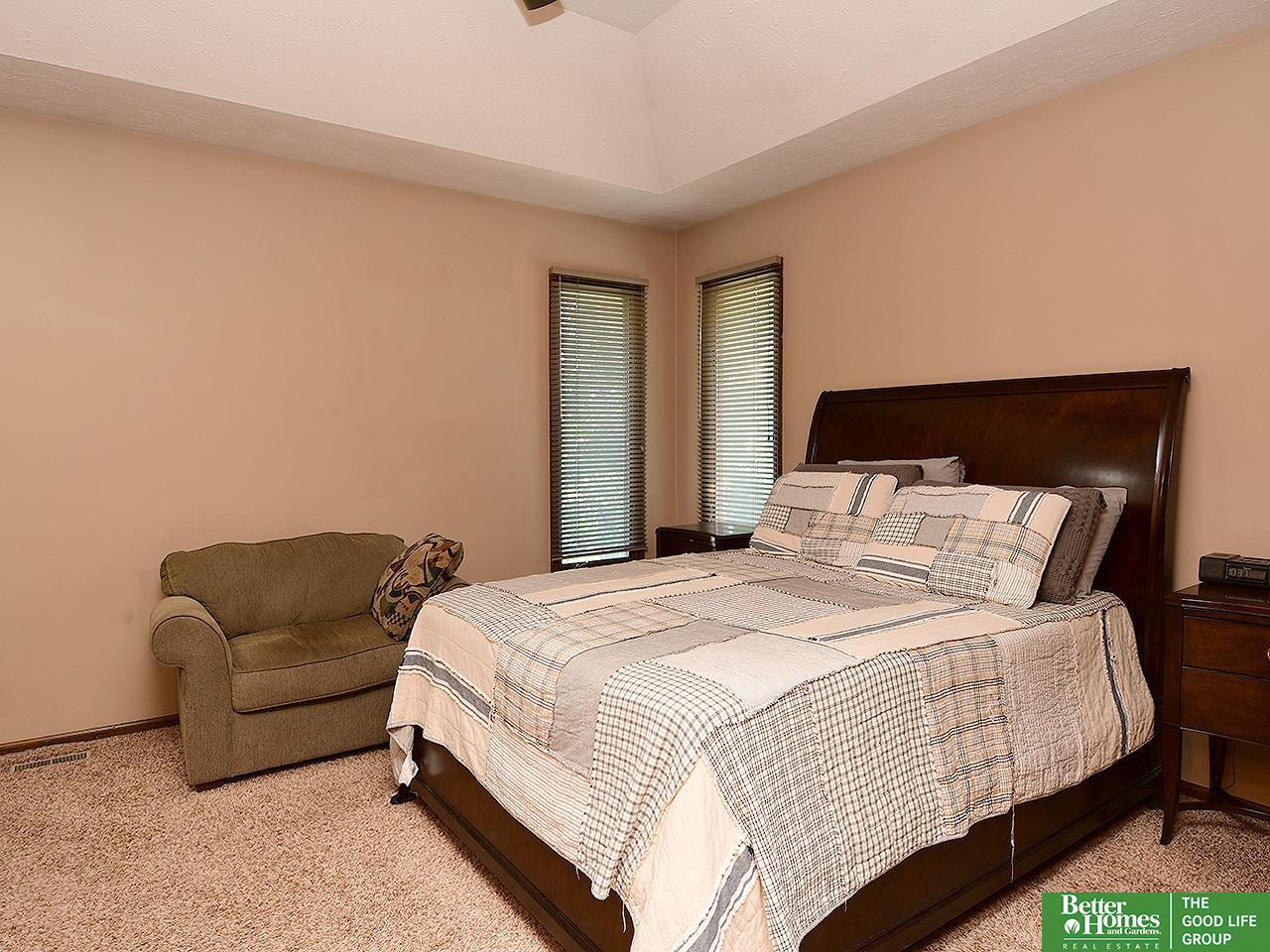 Leavenworth St, Omaha, NE 68154 #1