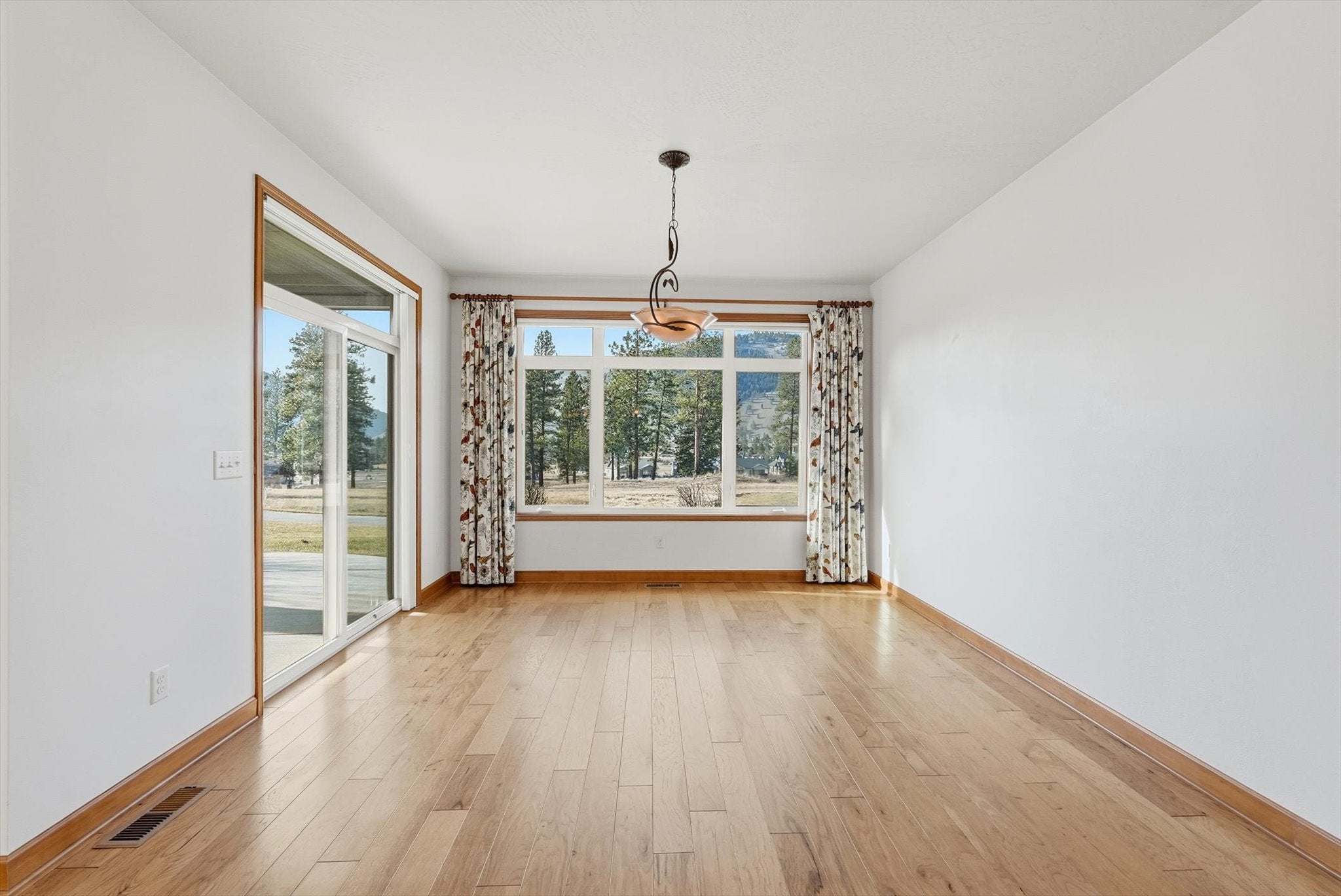 Missoula, Montana, 59802, United States, 3 Bedrooms Bedrooms, ,Residential,For Sale,2016532