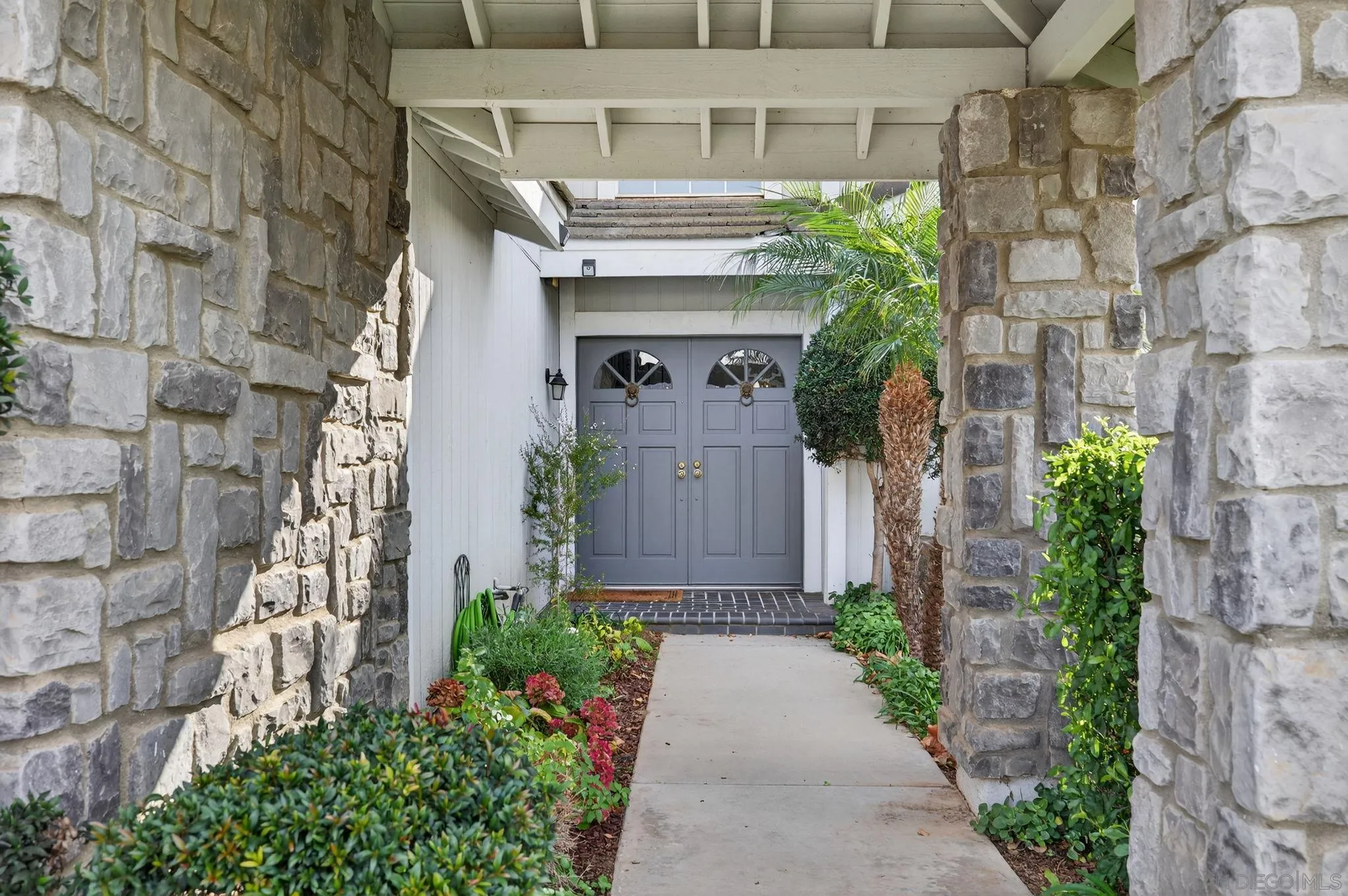 Camarillo, California, 93010, United States, 5 Bedrooms Bedrooms, ,4 BathroomsBathrooms,Residential,For Sale,2001849