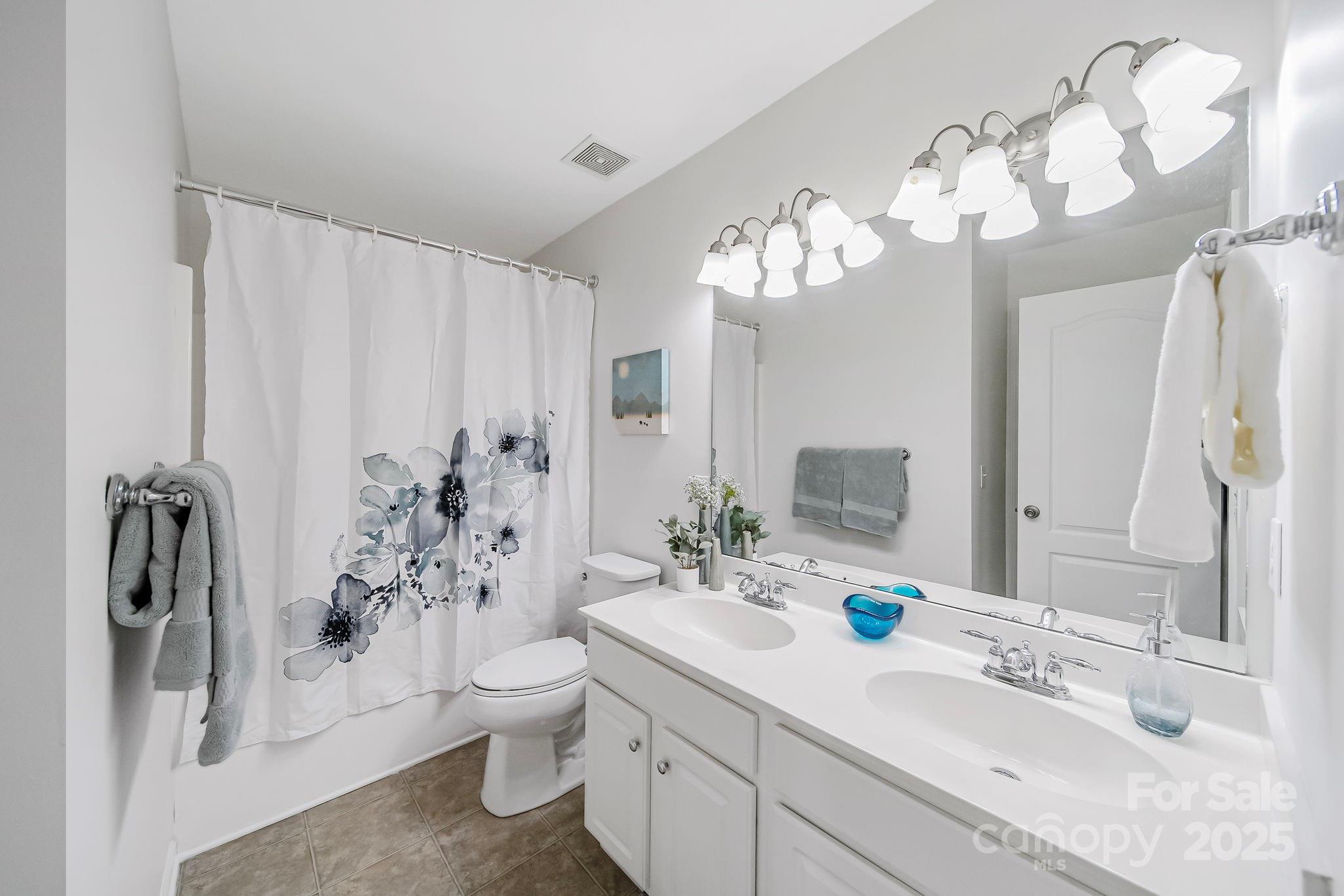 Waxhaw, North Carolina, 28173, United States, 4 Bedrooms Bedrooms, ,3 BathroomsBathrooms,Residential,For Sale,1995797