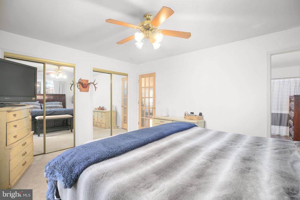 Fredericksburg, Virginia, 22405, United States, 4 Bedrooms Bedrooms, ,4 BathroomsBathrooms,Residential,For Sale,1993121