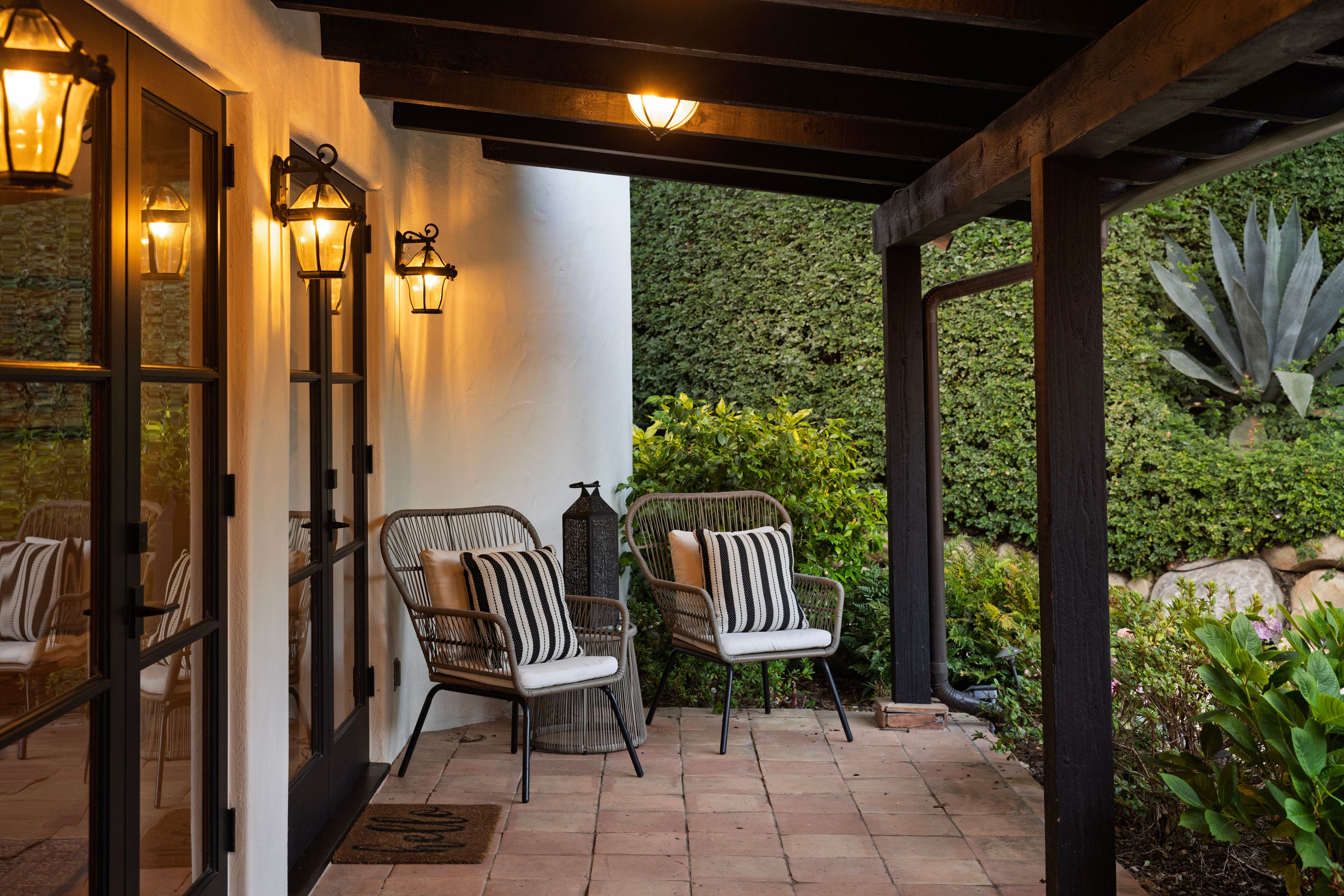  Renovated Spanish-Style Hacienda - 物件實景