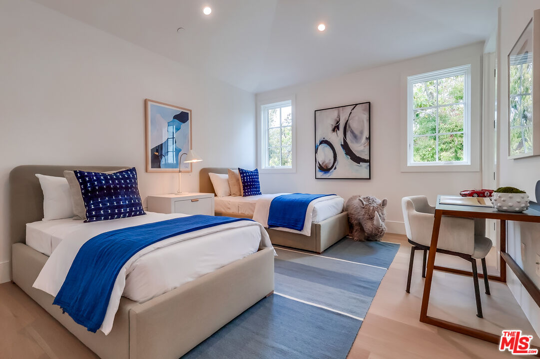 Los Angeles, California, 90049, United States, 7 Bedrooms Bedrooms, ,4 BathroomsBathrooms,Residential,For Sale,1912461