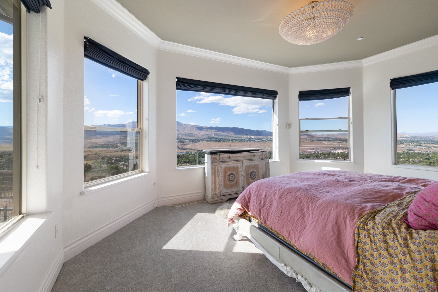  Elevated Living. Endless Views. - 物件實景