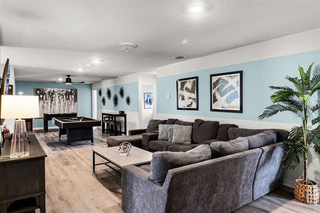 Davenport, Florida, 33897, United States, 10 Bedrooms Bedrooms, ,8 BathroomsBathrooms,Residential,For Sale,1897679