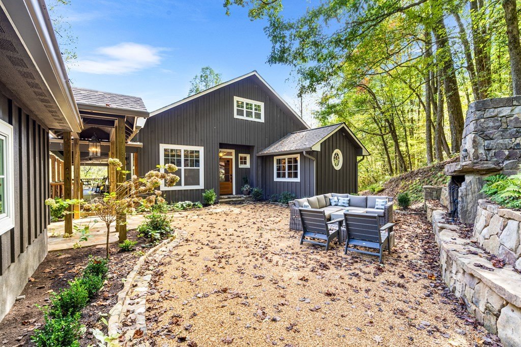 Murphy, North Carolina, 28906, United States, 3 Bedrooms Bedrooms, ,3 BathroomsBathrooms,Residential,For Sale,1982645