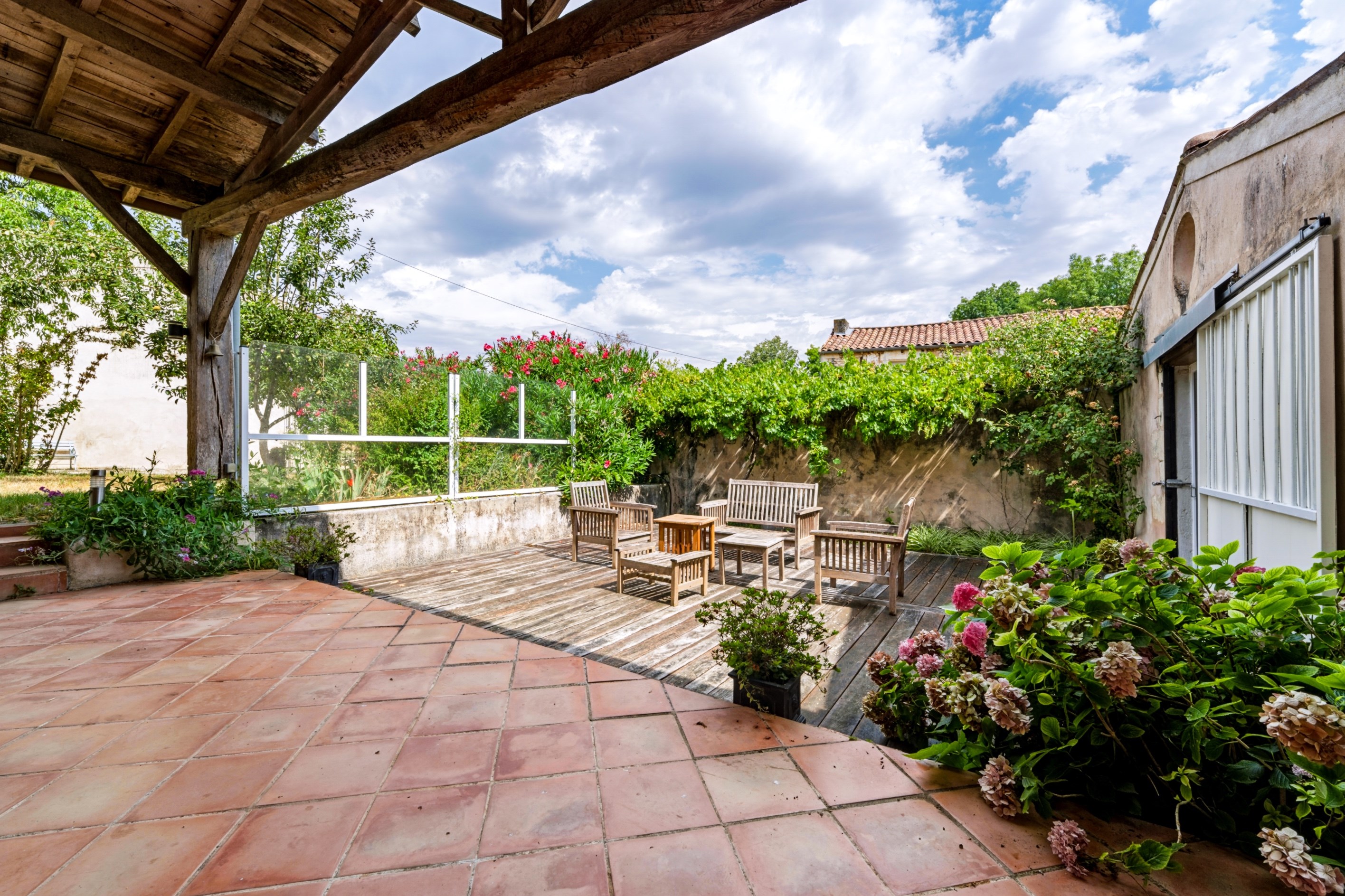  The privilege of a centuries-old estate, the elegance of a refined way of life,… - 物件實景