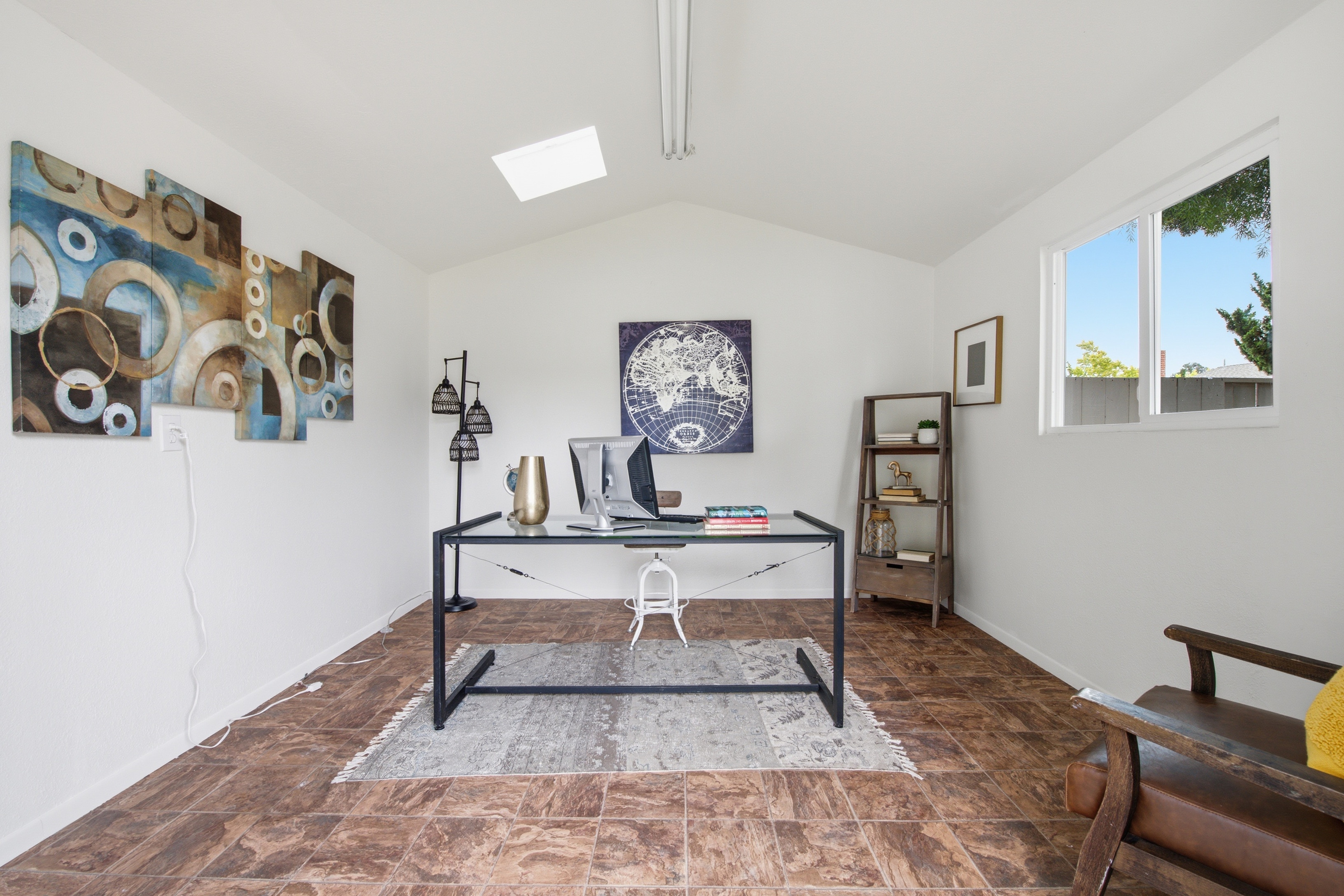  Spacious Single-Level Home on an Expansive Lot - 物件實景