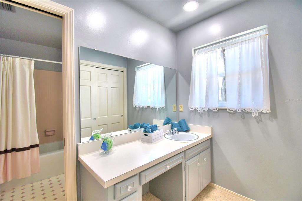 Bartow, Florida, 33830, United States, 5 Bedrooms Bedrooms, ,3 BathroomsBathrooms,Residential,For Sale,1839878