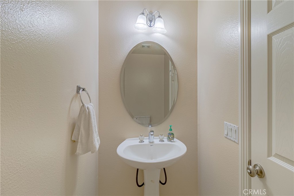 Corona, California, 92882, United States, 5 Bedrooms Bedrooms, ,3 BathroomsBathrooms,Residential,For Sale,2032195