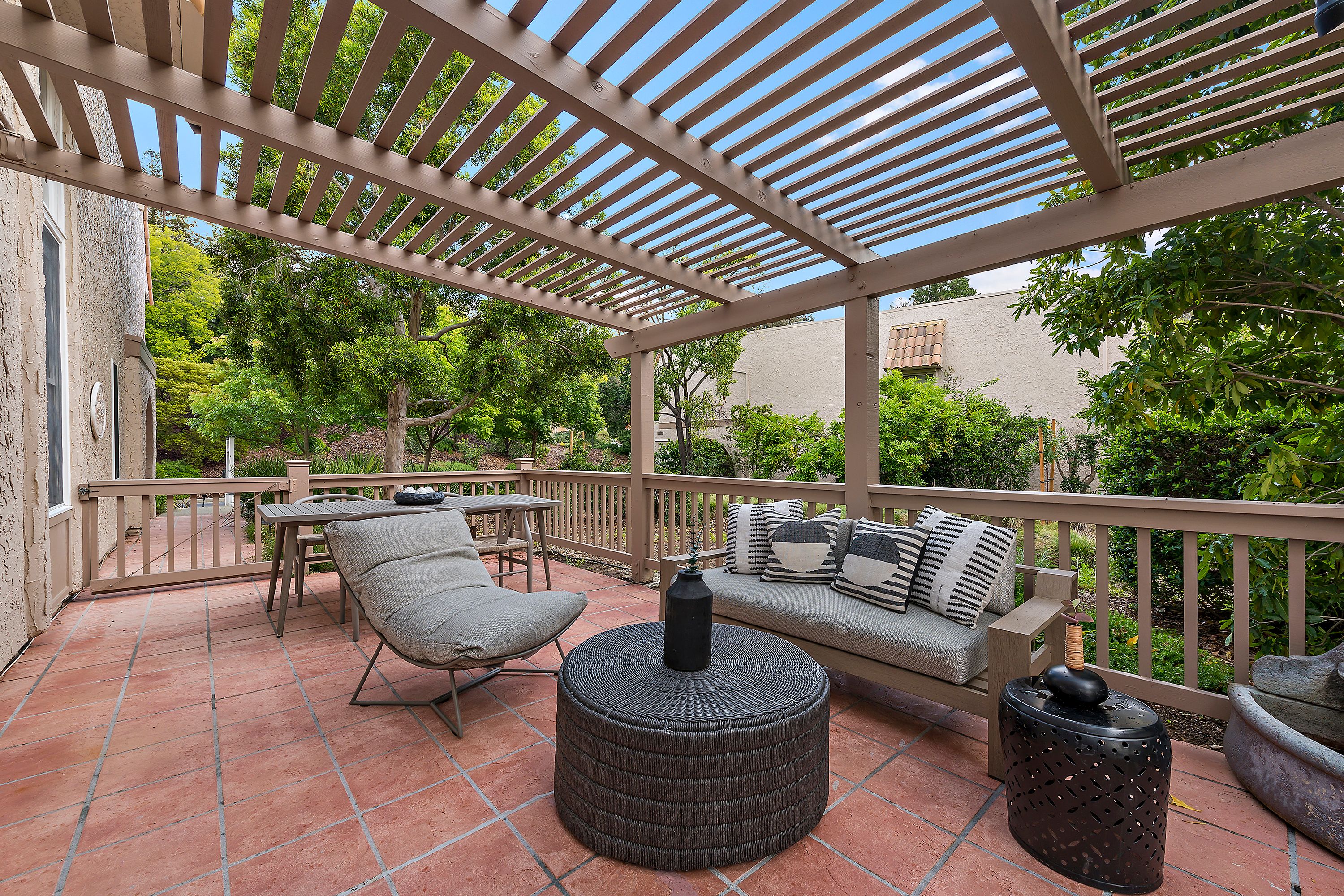  Private, Light-Filled Residence in Exclusive Rinconada Hills - 物件實景