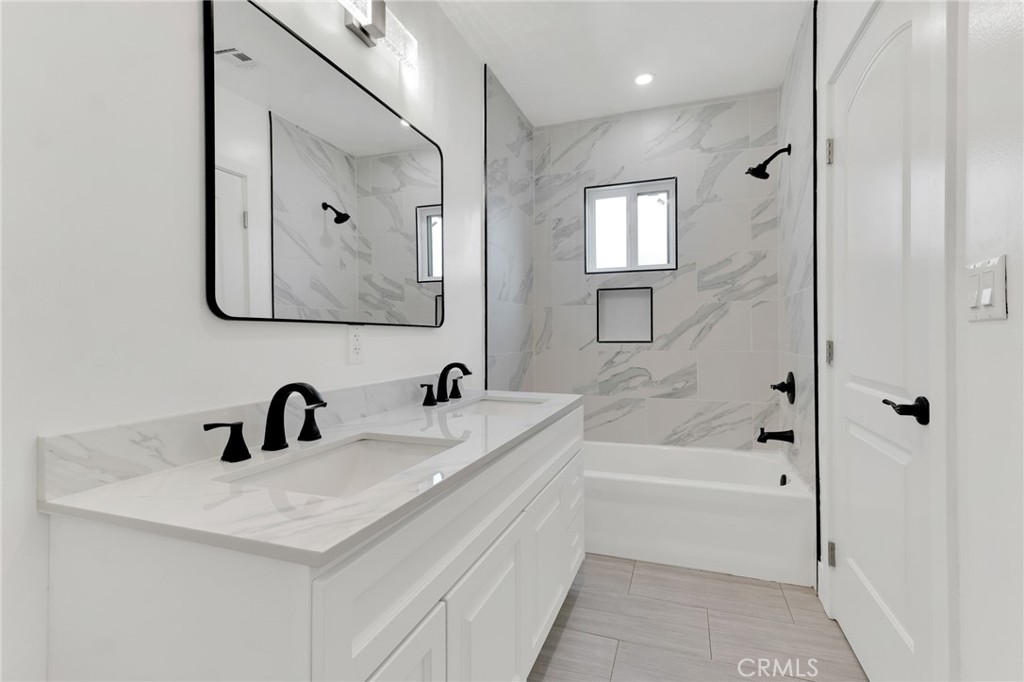 Arleta, California, 91331, United States, 6 Bedrooms Bedrooms, ,4 BathroomsBathrooms,Residential,For Sale,1941293