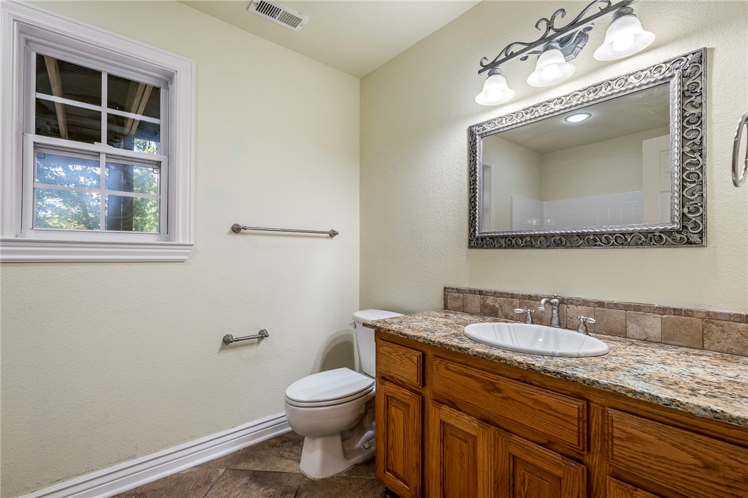 Bella Vista, Arkansas, 72714, United States, 4 Bedrooms Bedrooms, ,3 BathroomsBathrooms,Residential,For Sale,1916818