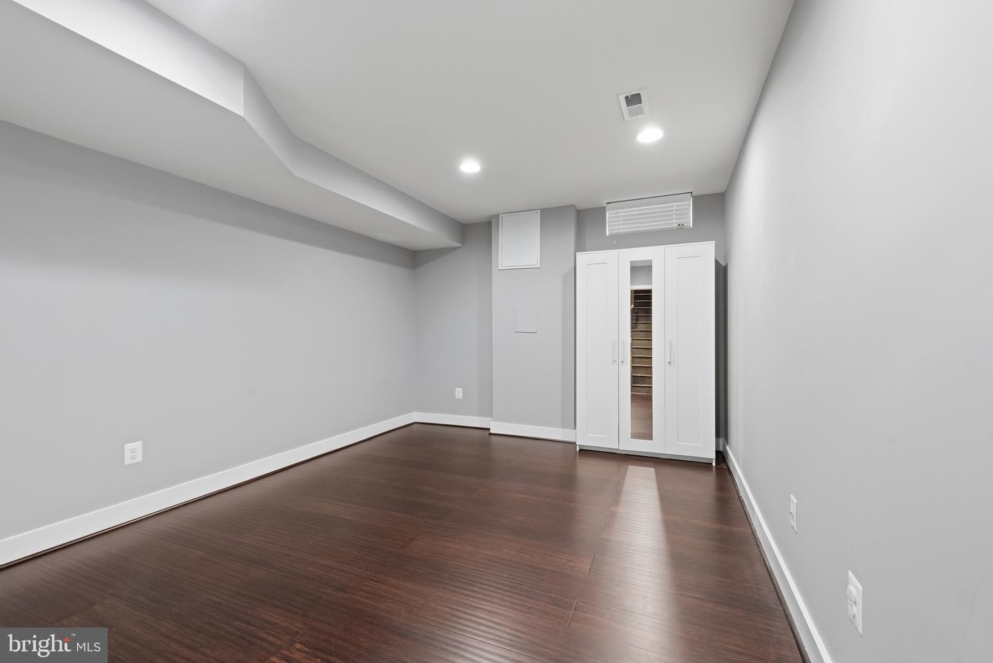 Baltimore, Maryland, 21224, United States, 5 Bedrooms Bedrooms, ,3 BathroomsBathrooms,Residential,For Sale,1999836