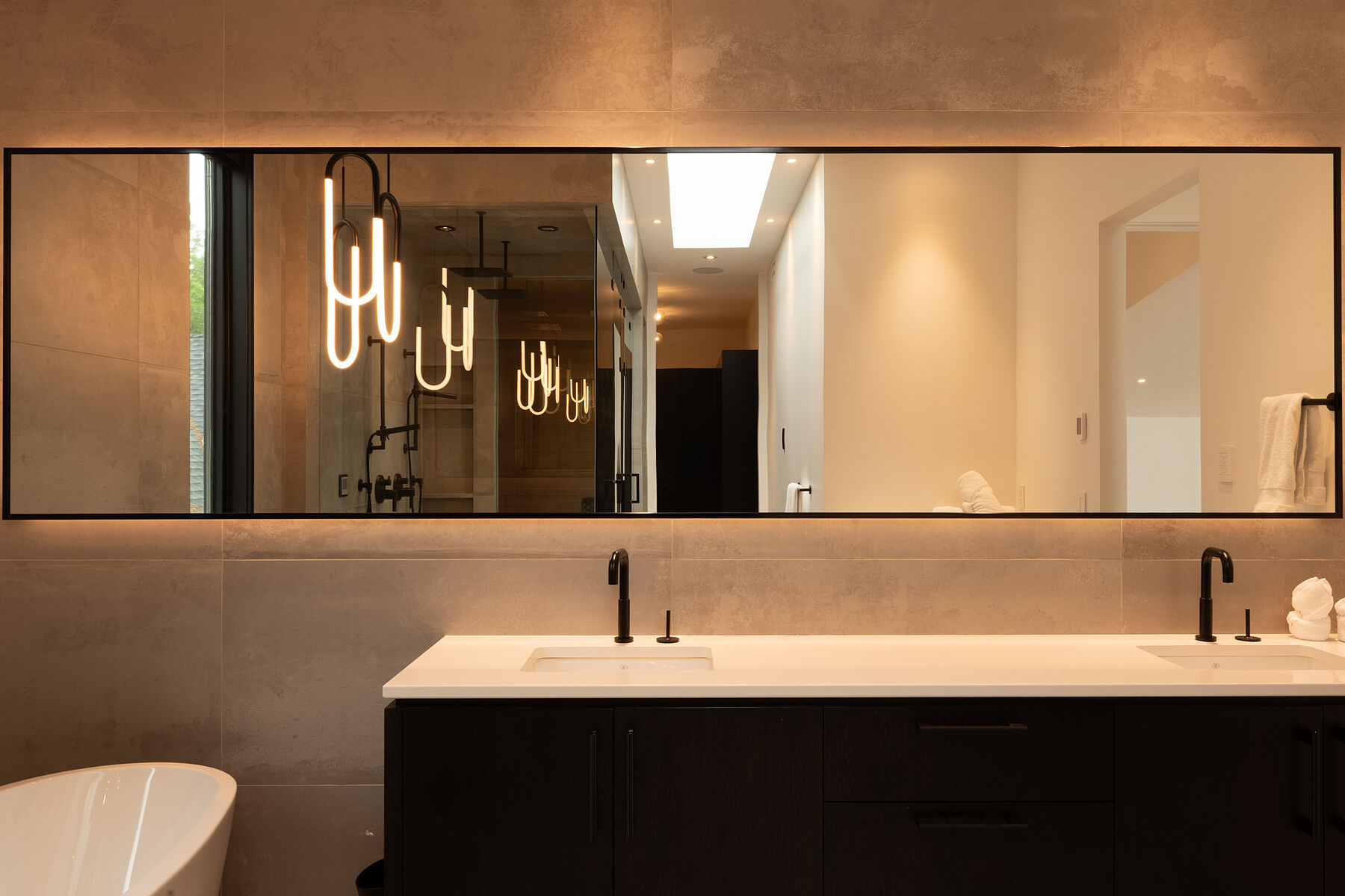  Luxury on the Abbott Corridor - 物件實景