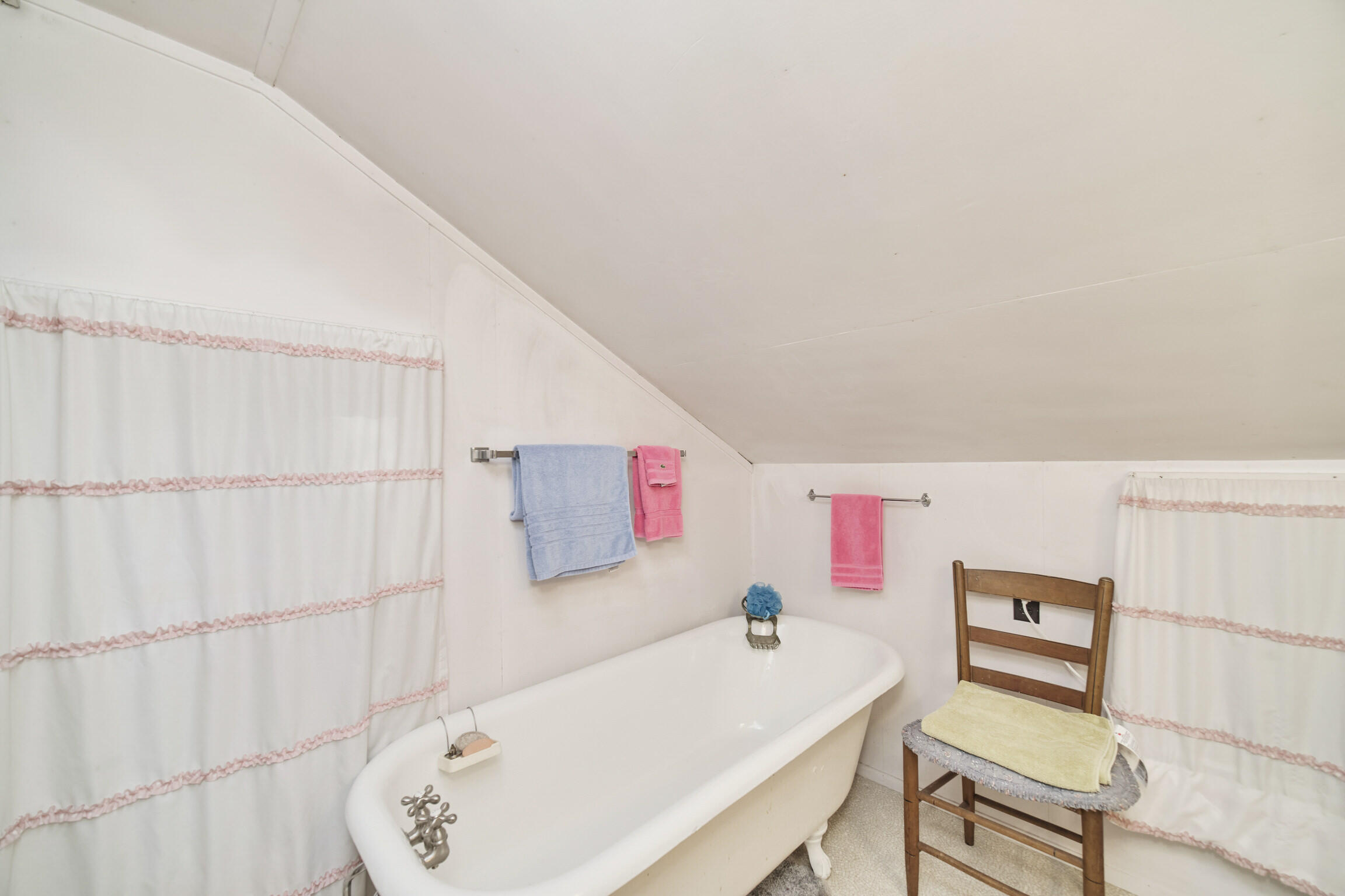 Onekama, Michigan, 49675, United States, 3 Bedrooms Bedrooms, ,3 BathroomsBathrooms,Residential,For Sale,1914171