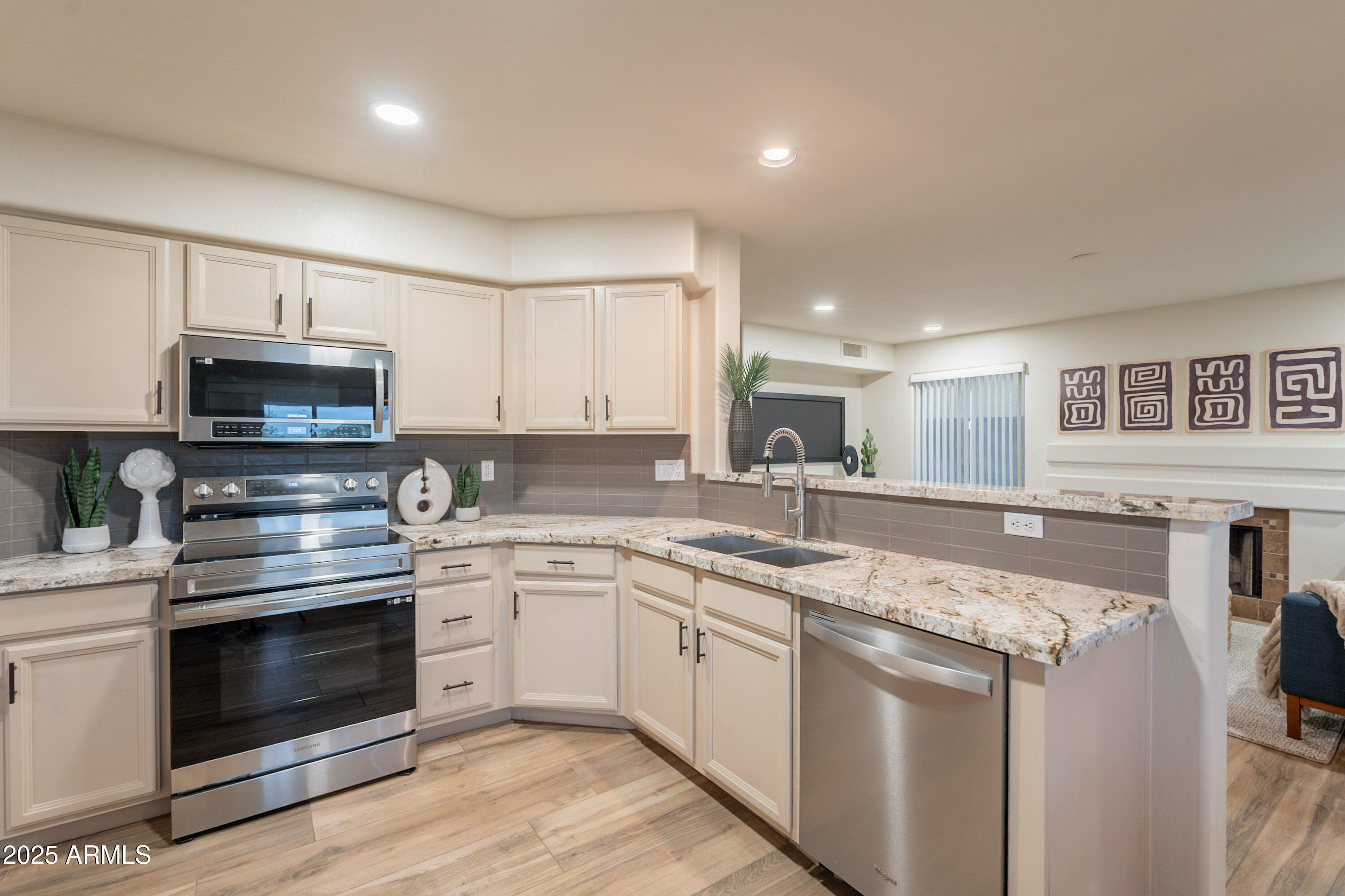 Cave Creek, Arizona, 85331, United States, 3 Bedrooms Bedrooms, ,Residential,For Sale,1955648