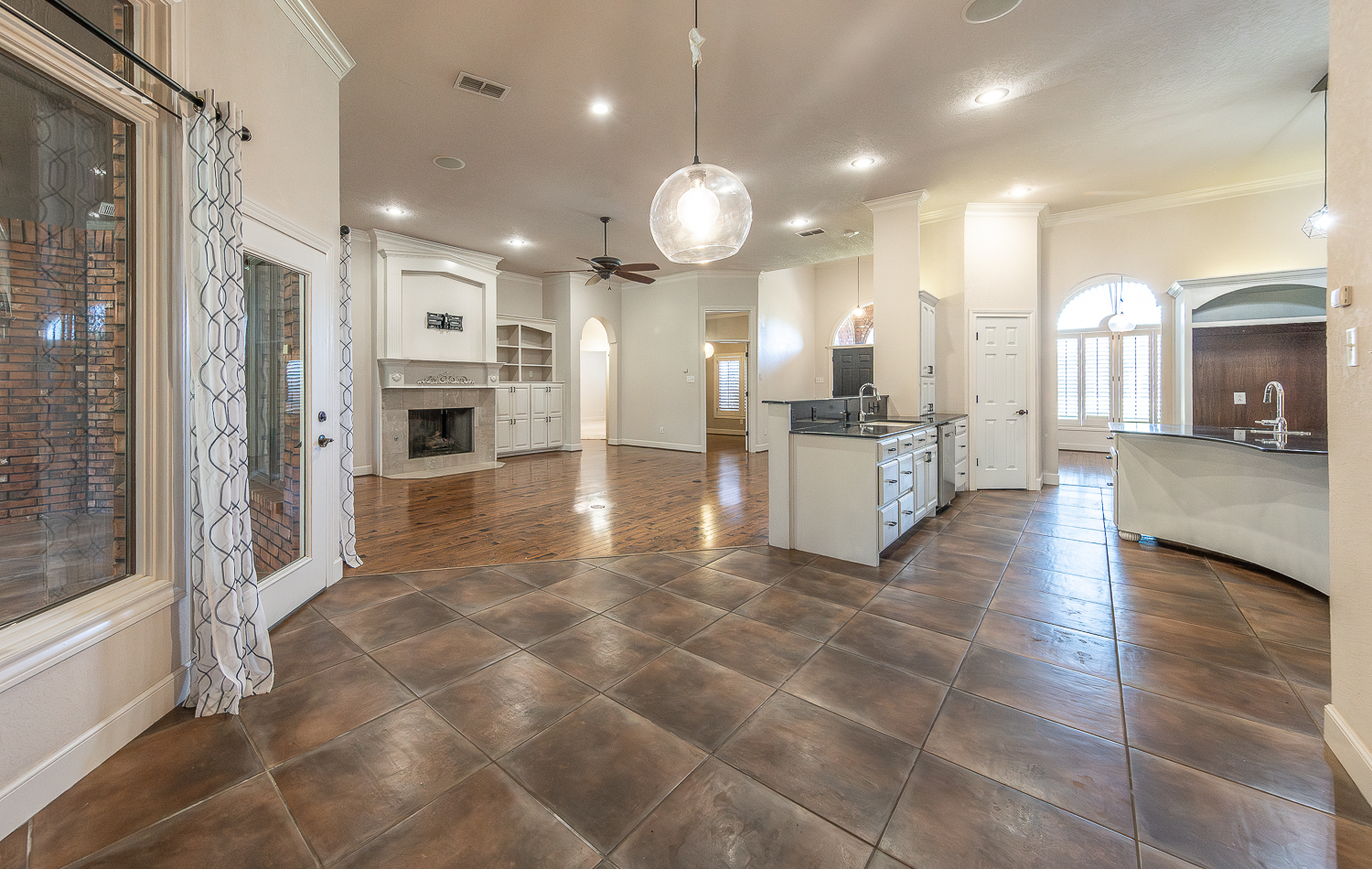 Lubbock, Texas, 79424, United States, 4 Bedrooms Bedrooms, ,5 BathroomsBathrooms,Residential,For Sale,1934203