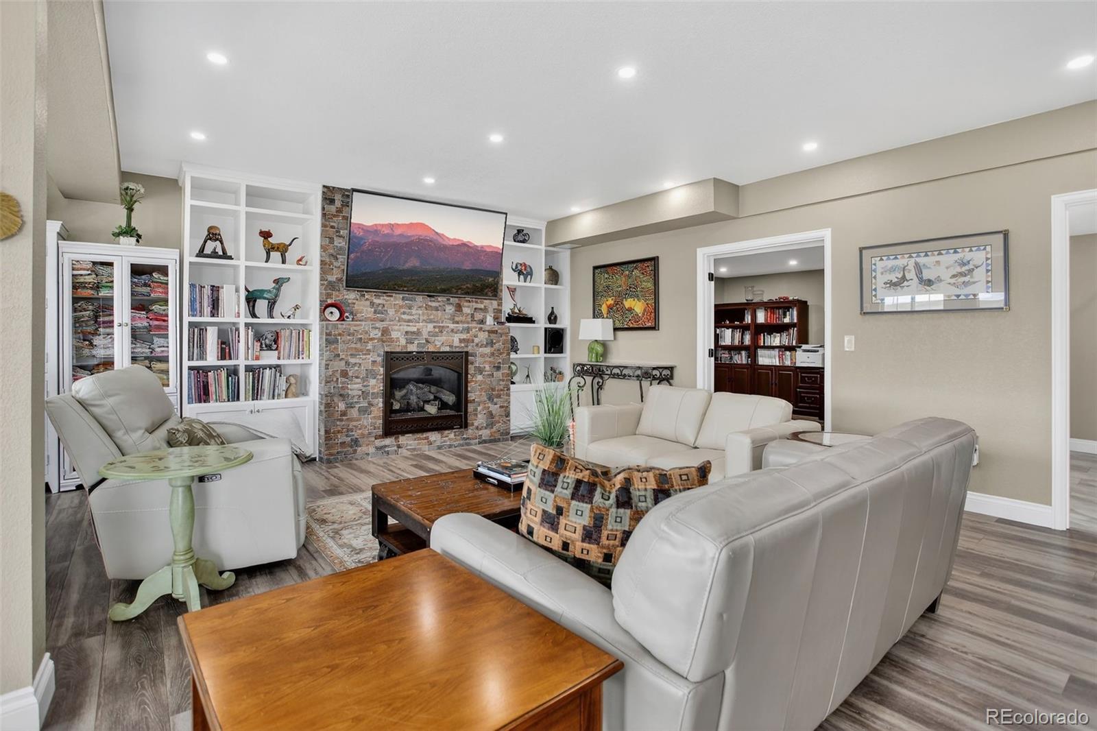 Littleton, Colorado, 80125, United States, 4 Bedrooms Bedrooms, ,3 BathroomsBathrooms,Residential,For Sale,1940940