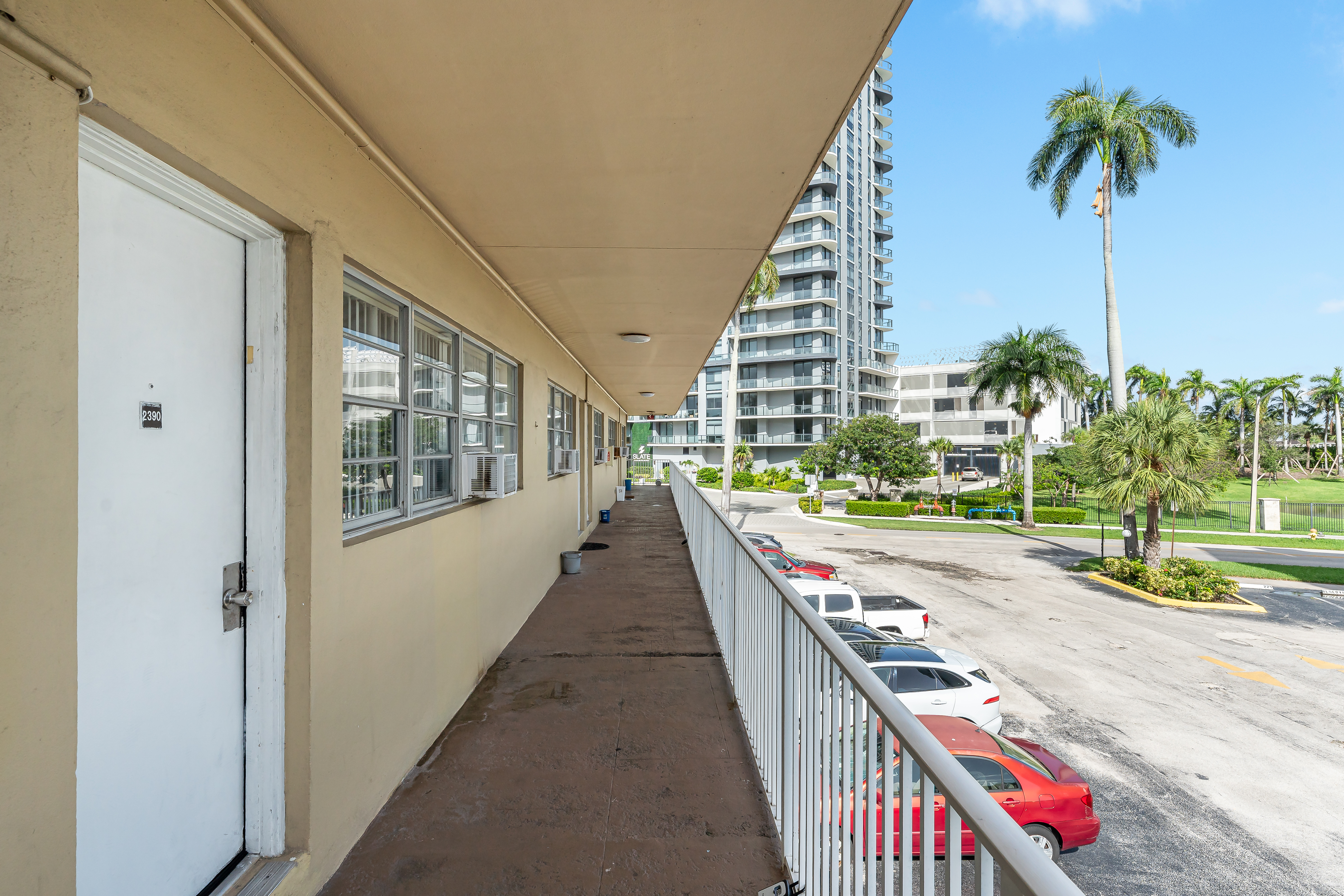  26 Diplomat Pkwy, Hallandale Beach, FL, 33009 - 物件實景