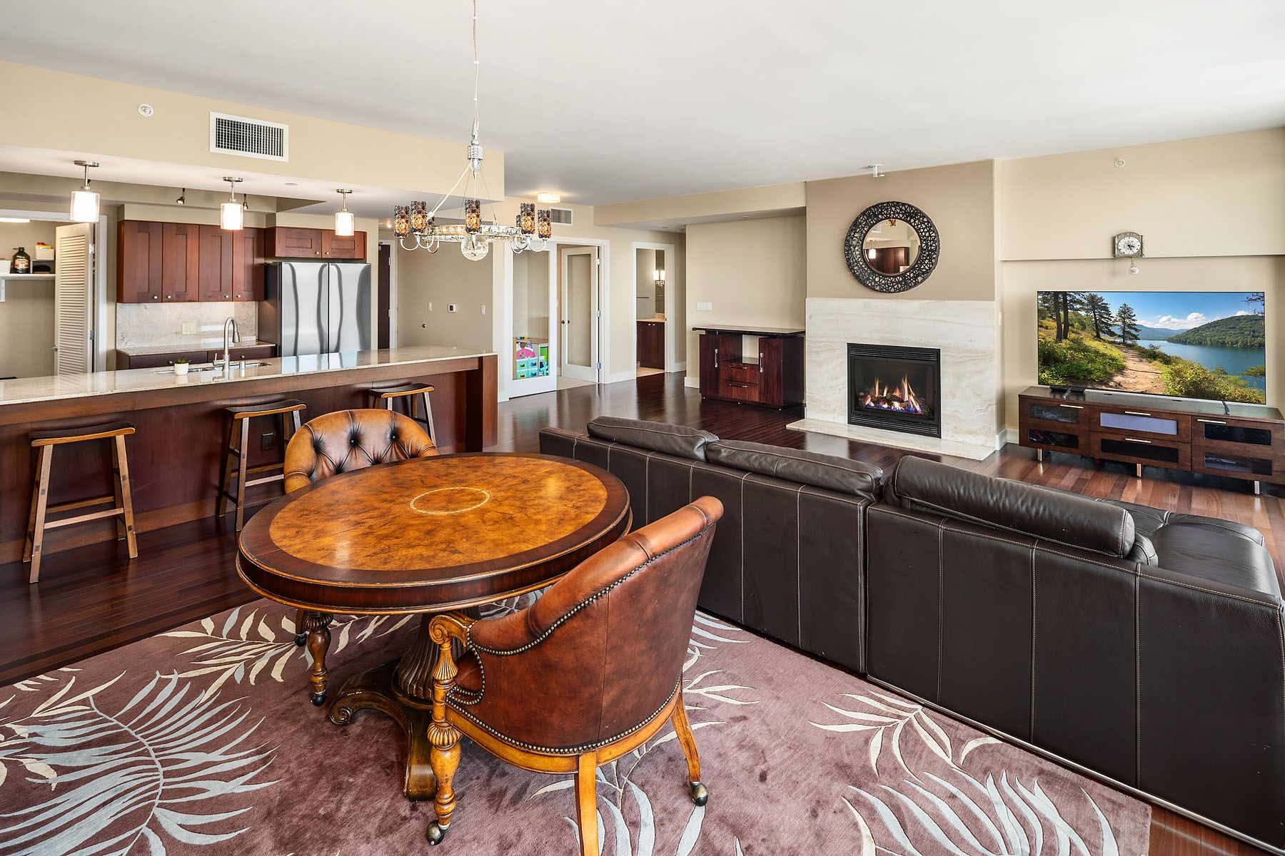  650 Bellevue Wy NE, Bellevue, WA 98004 - 物件實景