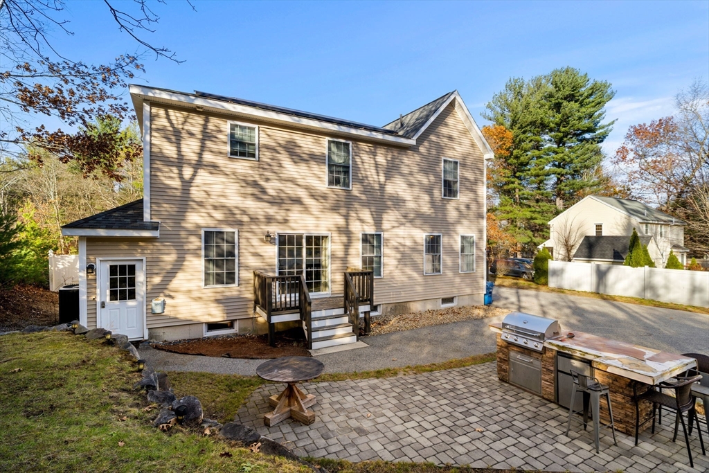 Tyngsboro, Massachusetts, 01879, United States, 4 Bedrooms Bedrooms, ,4 BathroomsBathrooms,Residential,For Sale,2000977