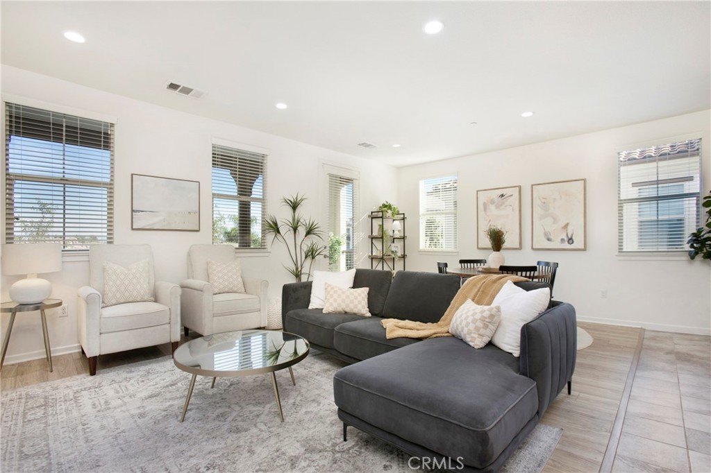 Brea, California, 92823, United States, 2 Bedrooms Bedrooms, ,2 BathroomsBathrooms,Residential,For Sale,1939924