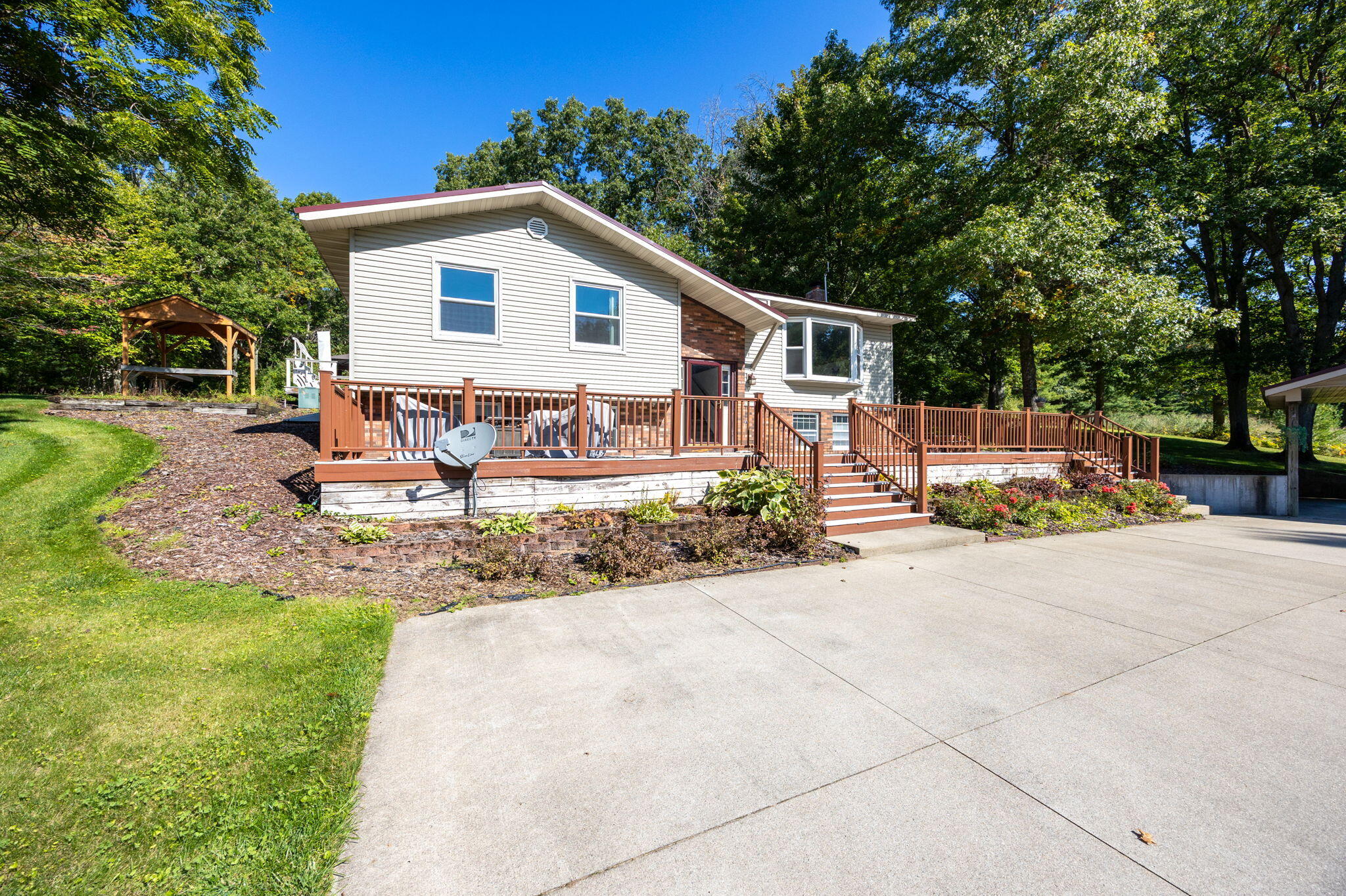 Big Rapids, Michigan, 49307, United States, 3 Bedrooms Bedrooms, ,2 BathroomsBathrooms,Residential,For Sale,1951282