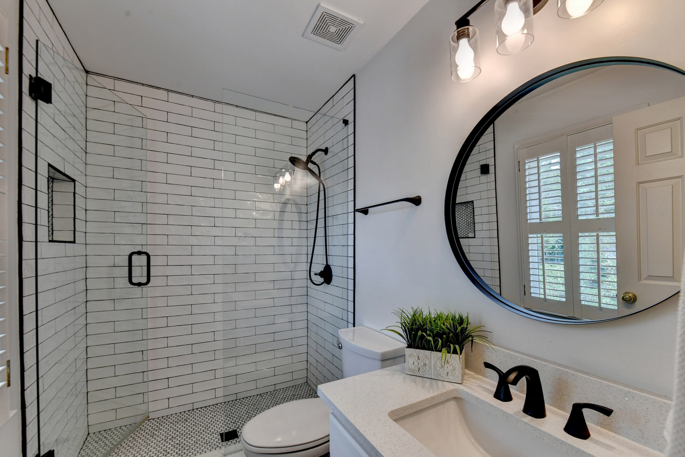  Stunning, Fully Renovated Glen Abbey Home Nestled in the Heart of Alpharetta - 物件實景