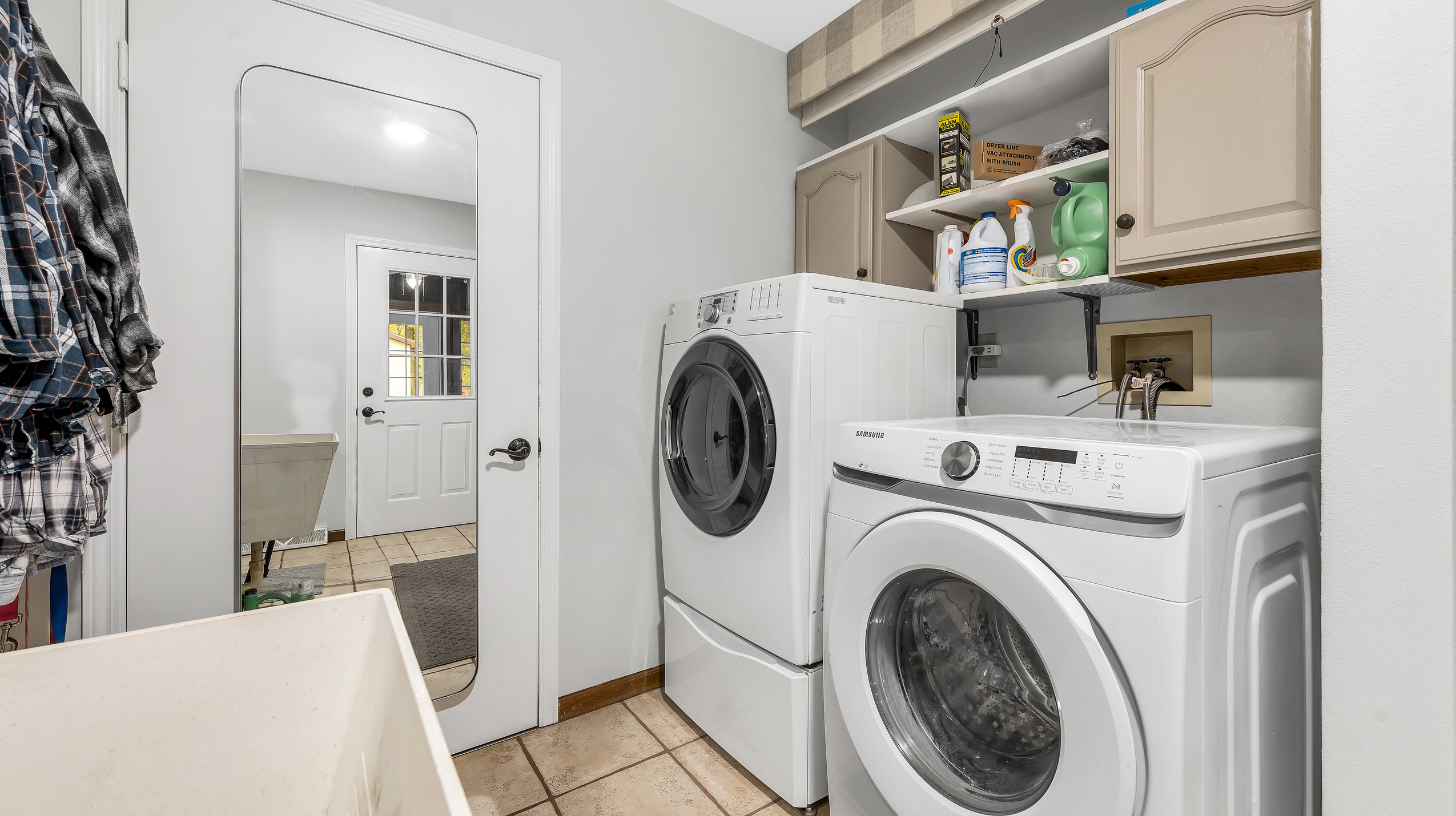 Waterloo, Illinois, 62298, United States, 3 Bedrooms Bedrooms, ,3 BathroomsBathrooms,Residential,For Sale,1986147