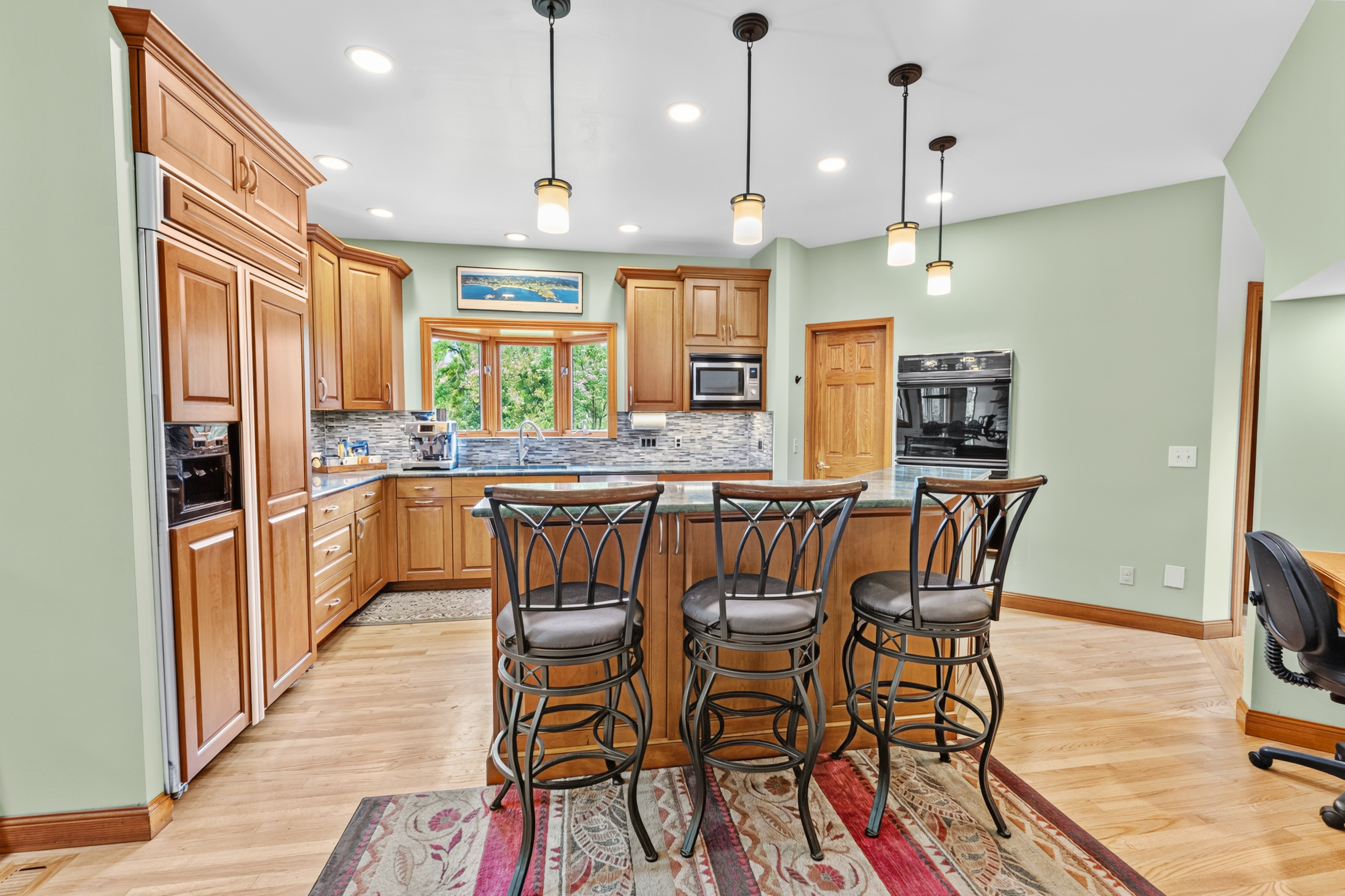  Light-Filled Contemporary on 2.35 Acres in Ladue - 物件實景