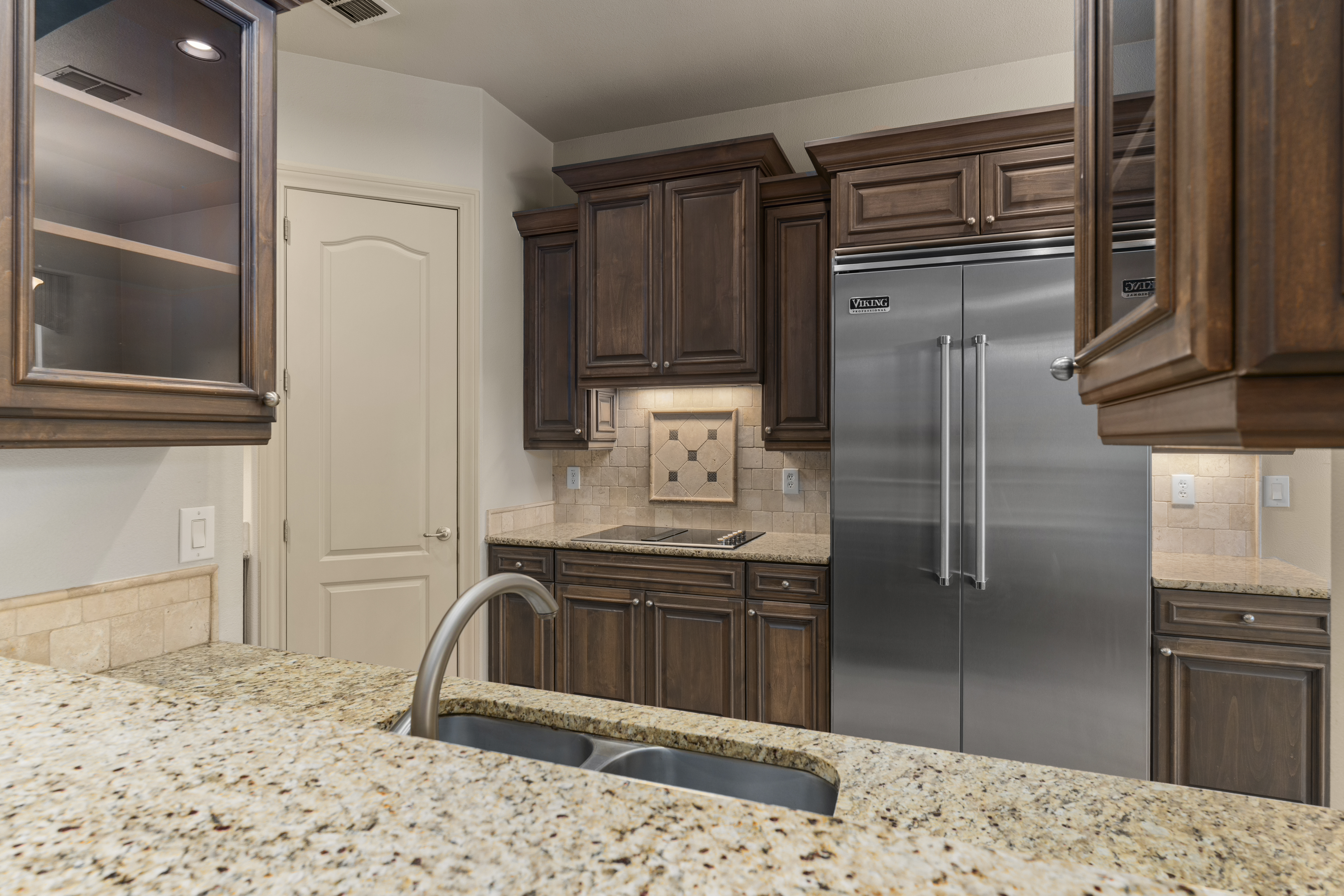  Stunning Single-Story Retreat on Greenbelt - 物件實景