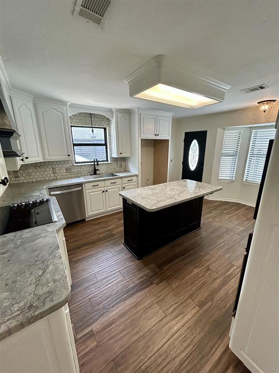Port Neches, Texas, 77651, United States, 4 Bedrooms Bedrooms, ,4 BathroomsBathrooms,Residential,For Sale,1919947