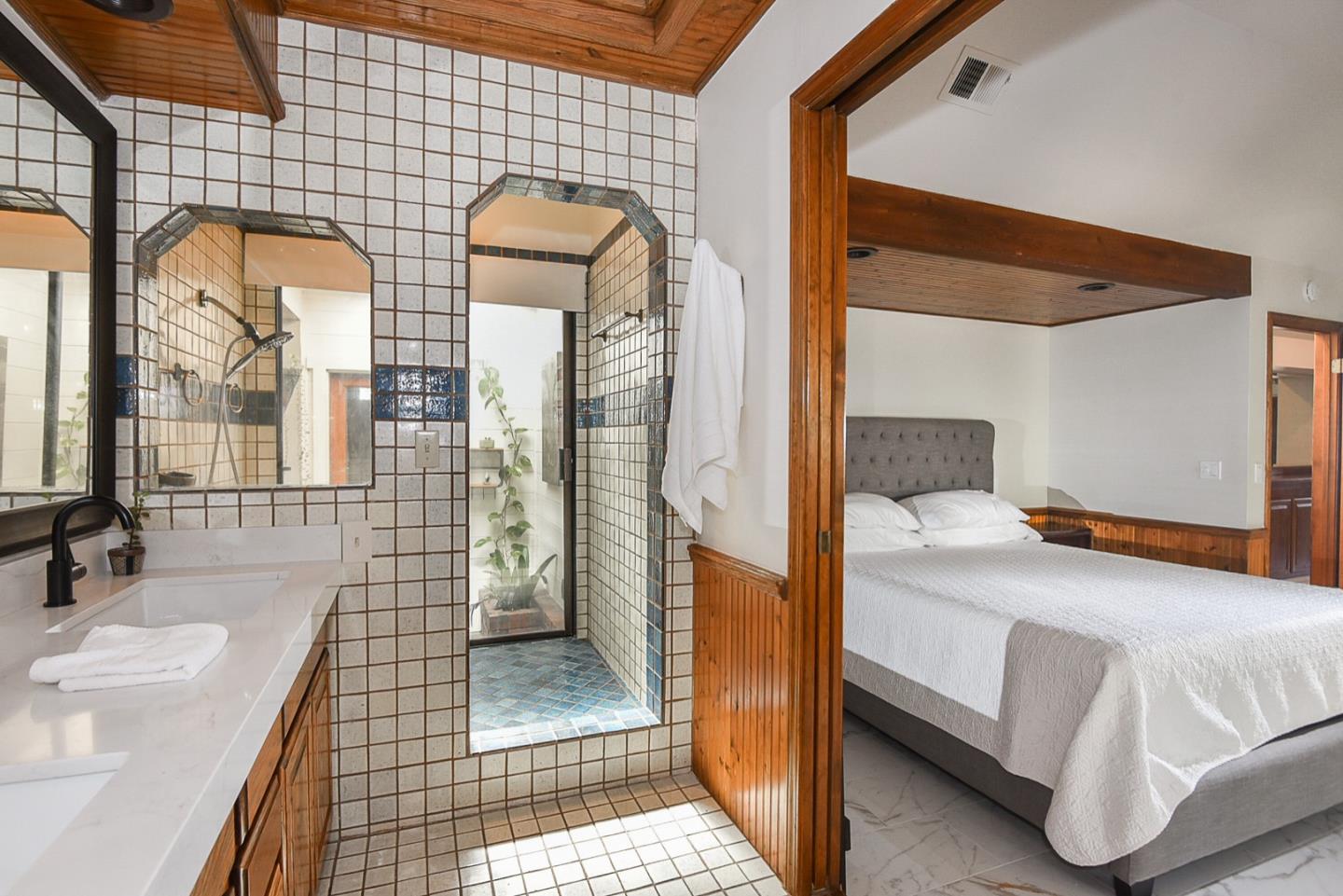 Hollister, California, 95023, United States, 3 Bedrooms Bedrooms, ,2 BathroomsBathrooms,Residential,For Sale,1983755