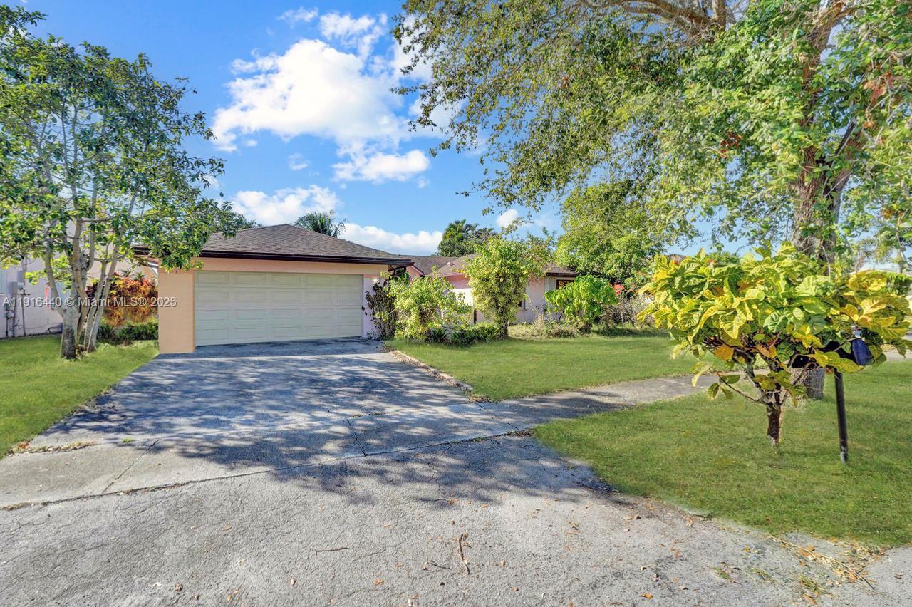 Miramar, Florida, 33025, United States, 3 Bedrooms Bedrooms, ,2 BathroomsBathrooms,Residential,For Sale,1996161